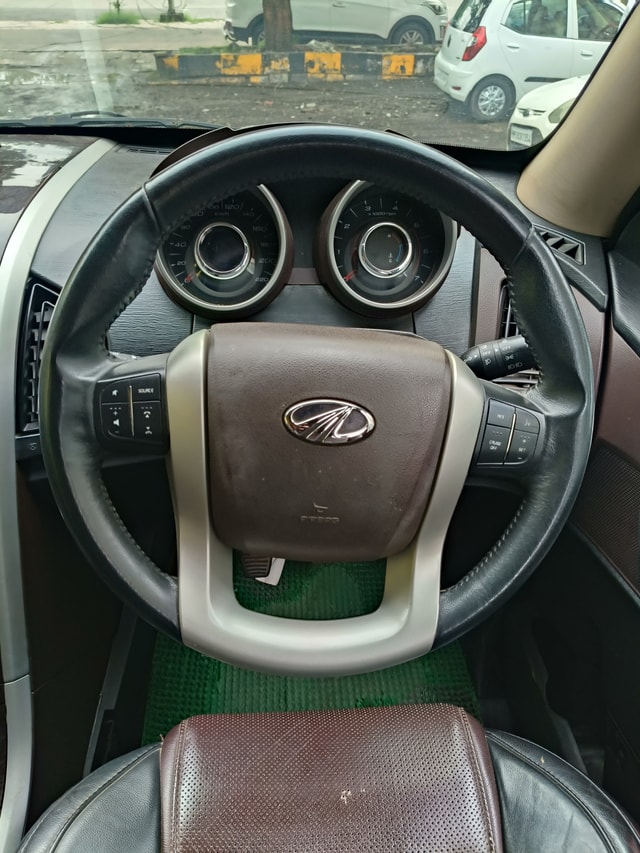 View Mahindra XUV500 Image 11 Used Mahindra XUV500 Image 11