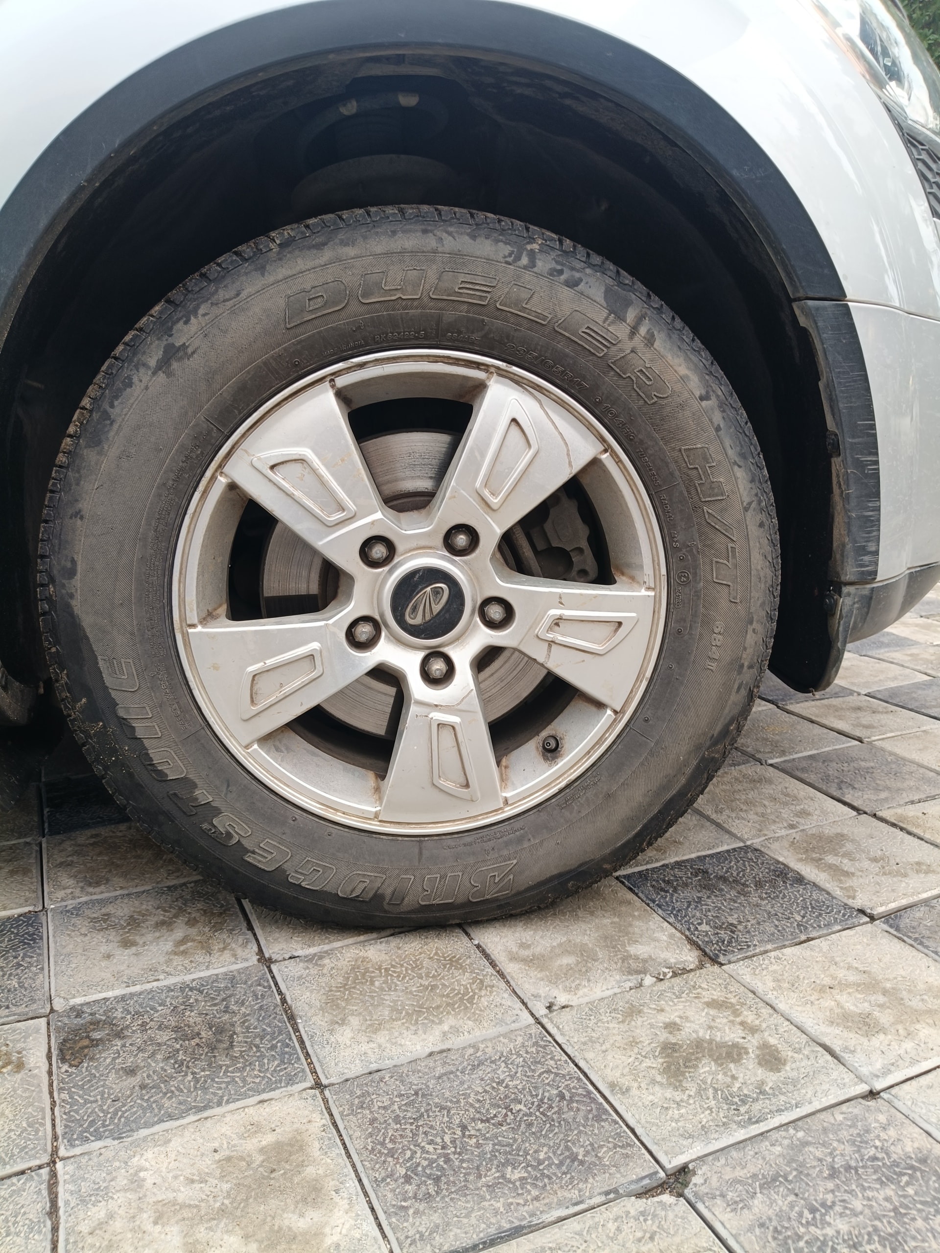 View 2015 Mahindra XUV500 W8 FWD Image 13 Used 2015 Mahindra XUV500 W8 FWD Image 13