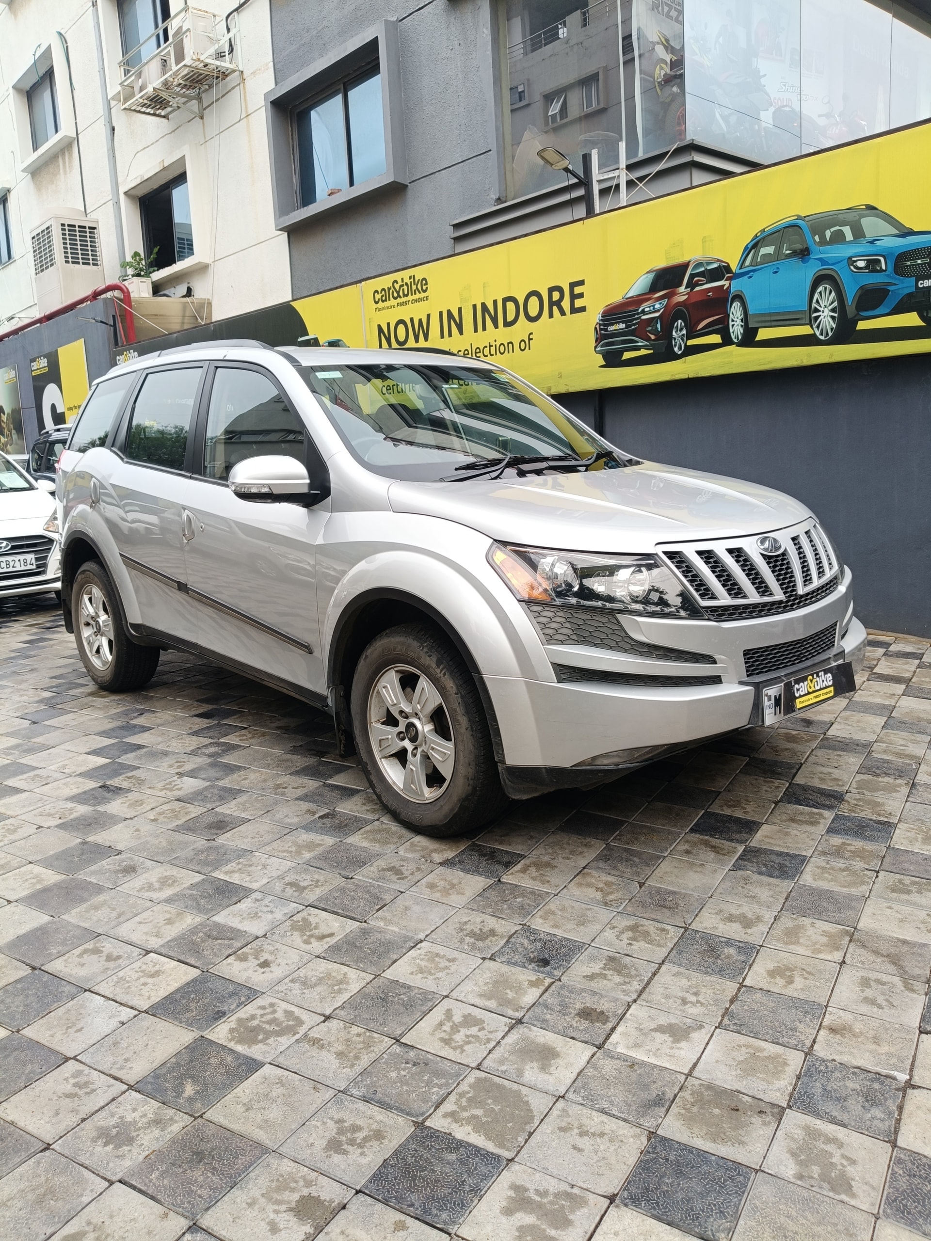 View 2015 Mahindra XUV500 W8 FWD Image 12 Used 2015 Mahindra XUV500 W8 FWD Image 12