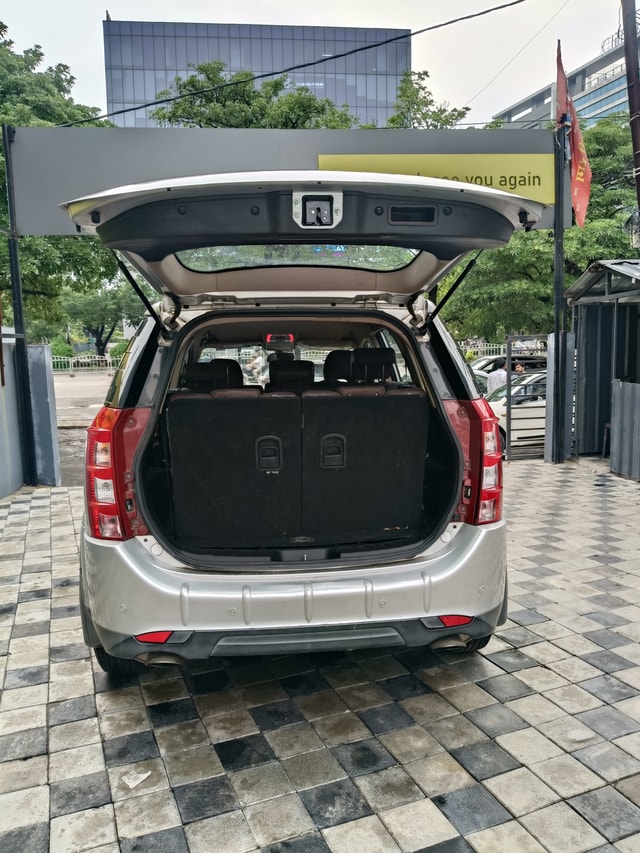 View Mahindra XUV500 Image 14 Used Mahindra XUV500 Image 14