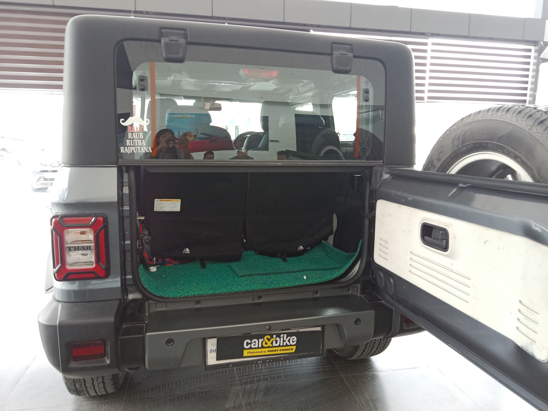 View 2022 Mahindra Thar LX Automatic 4 Seater Hard Top Diesel Image 16 Used 2022 Mahindra Thar LX Automatic 4 Seater Hard Top Diesel Image 16