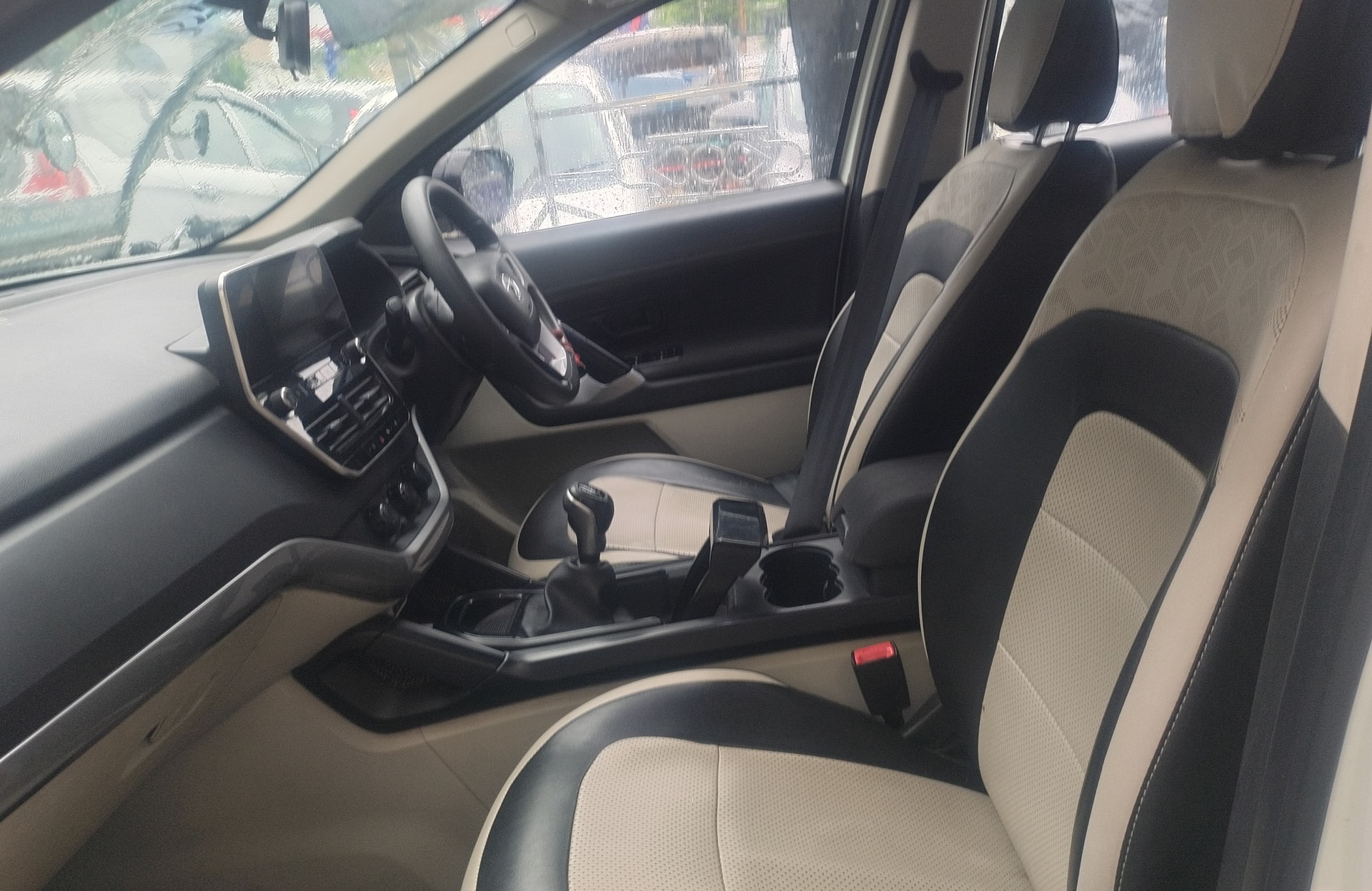View 2021 Tata Safari XM Image 12 Used 2021 Tata Safari XM Image 12