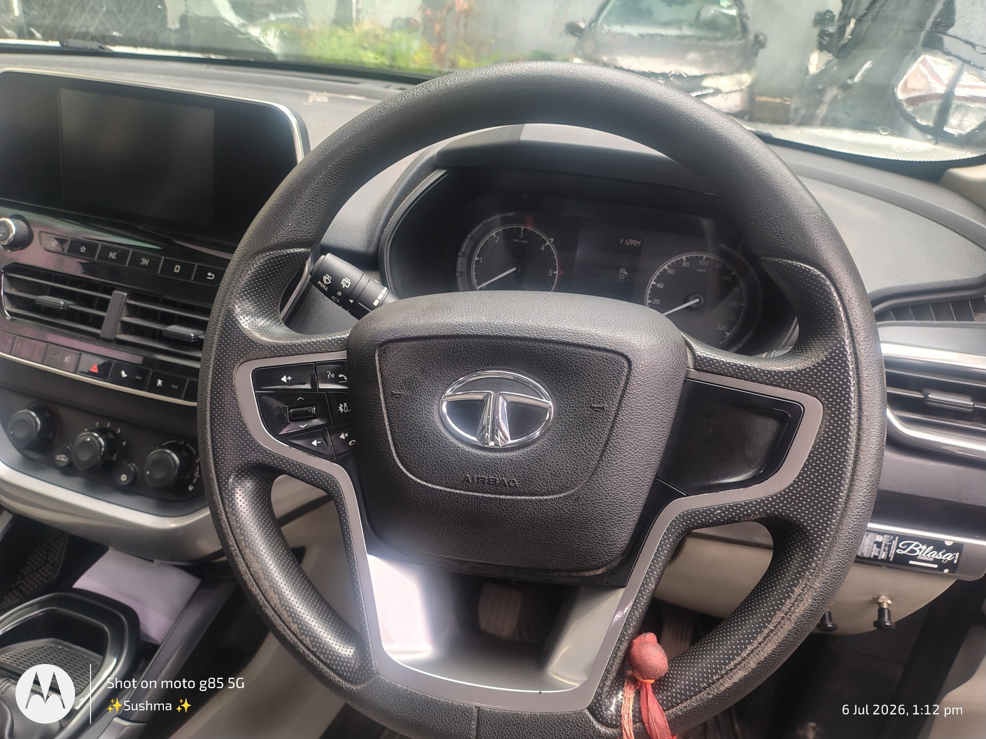 View 2021 Tata Safari XM Image 10 Used 2021 Tata Safari XM Image 10