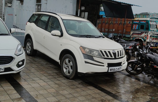 View Mahindra XUV500 Image 10 Used Mahindra XUV500 Image 10