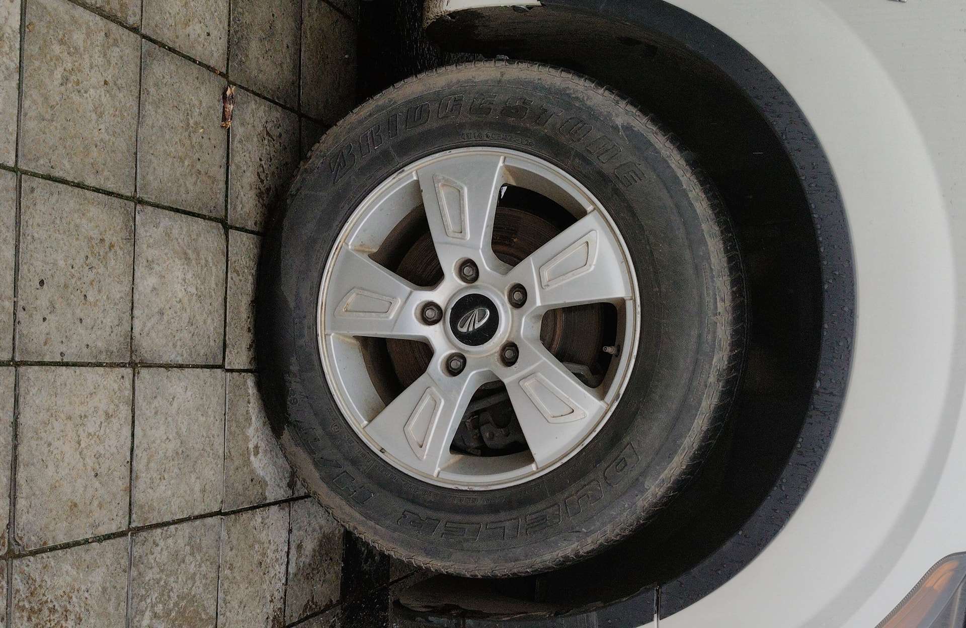 View 2011 Mahindra XUV500 W8 FWD Image 13 Used 2011 Mahindra XUV500 W8 FWD Image 13