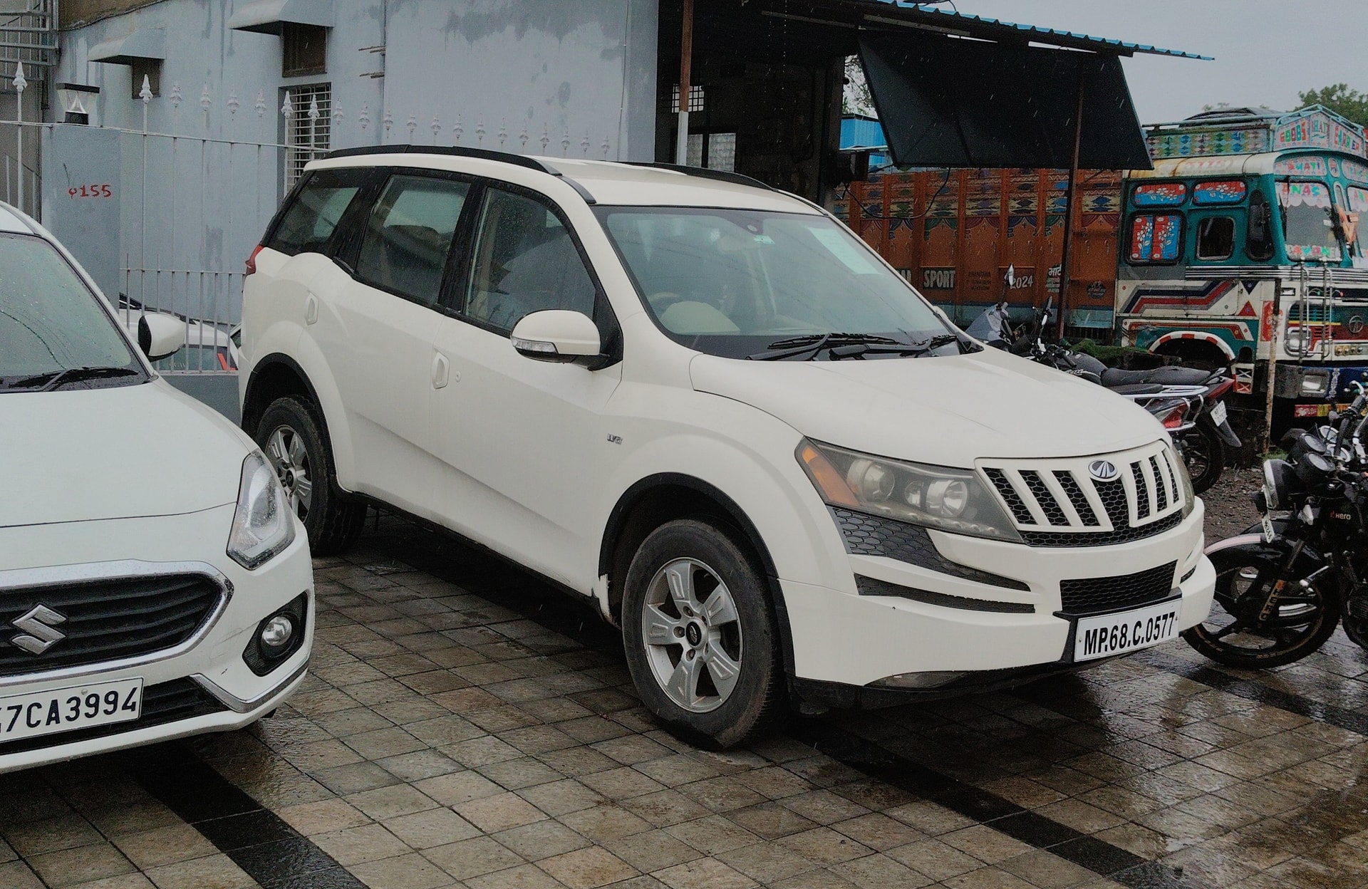 View 2011 Mahindra XUV500 W8 FWD Image 5 Used 2011 Mahindra XUV500 W8 FWD Image 5