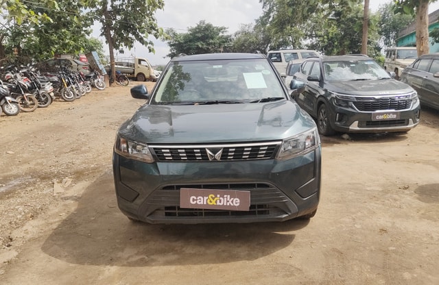 View Mahindra XUV300 Image 2 Used Mahindra XUV300 Image 2