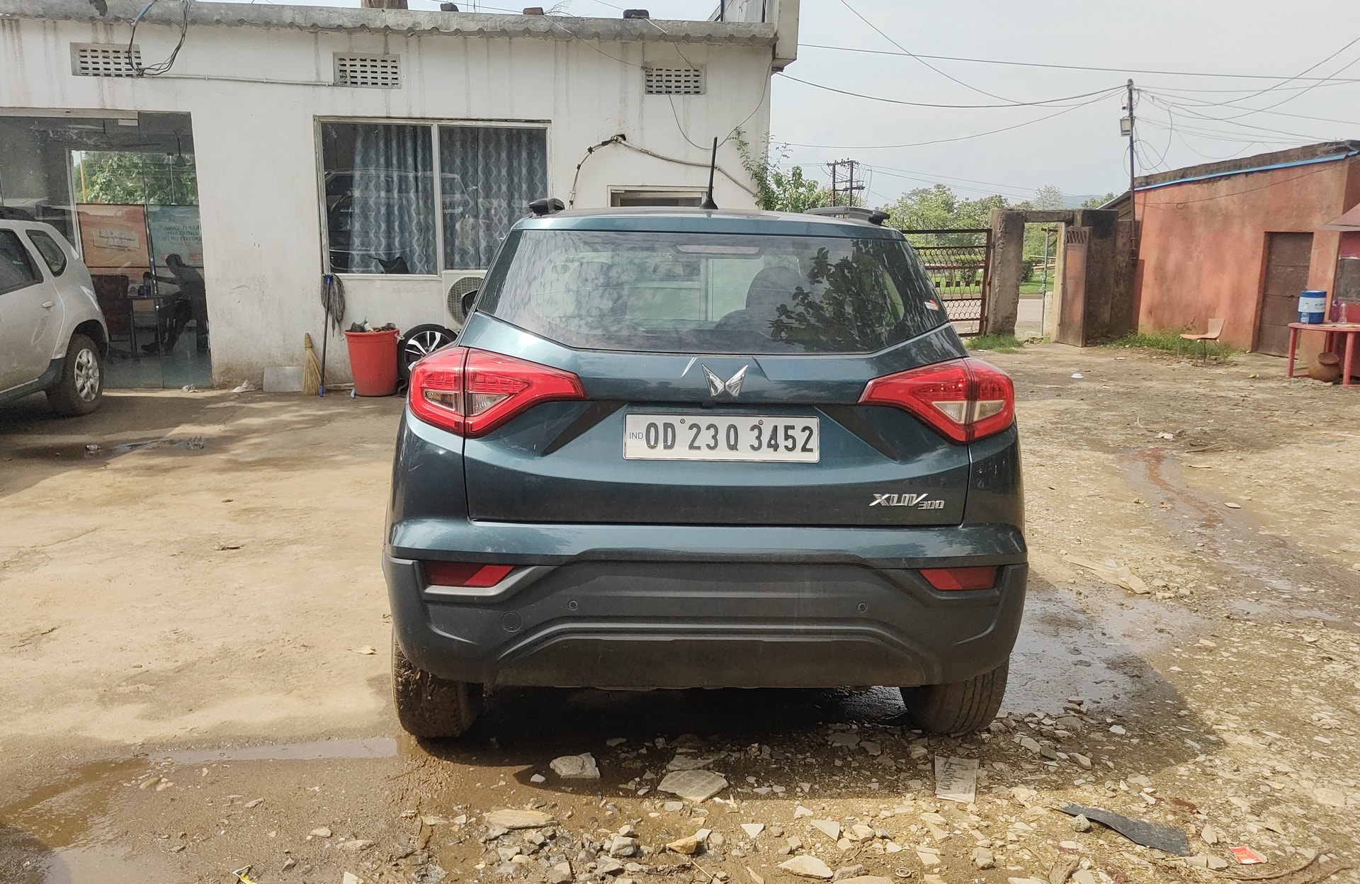 View 2023 Mahindra XUV300 W6 Diesel BS IV Image 4 Used 2023 Mahindra XUV300 W6 Diesel BS IV Image 4