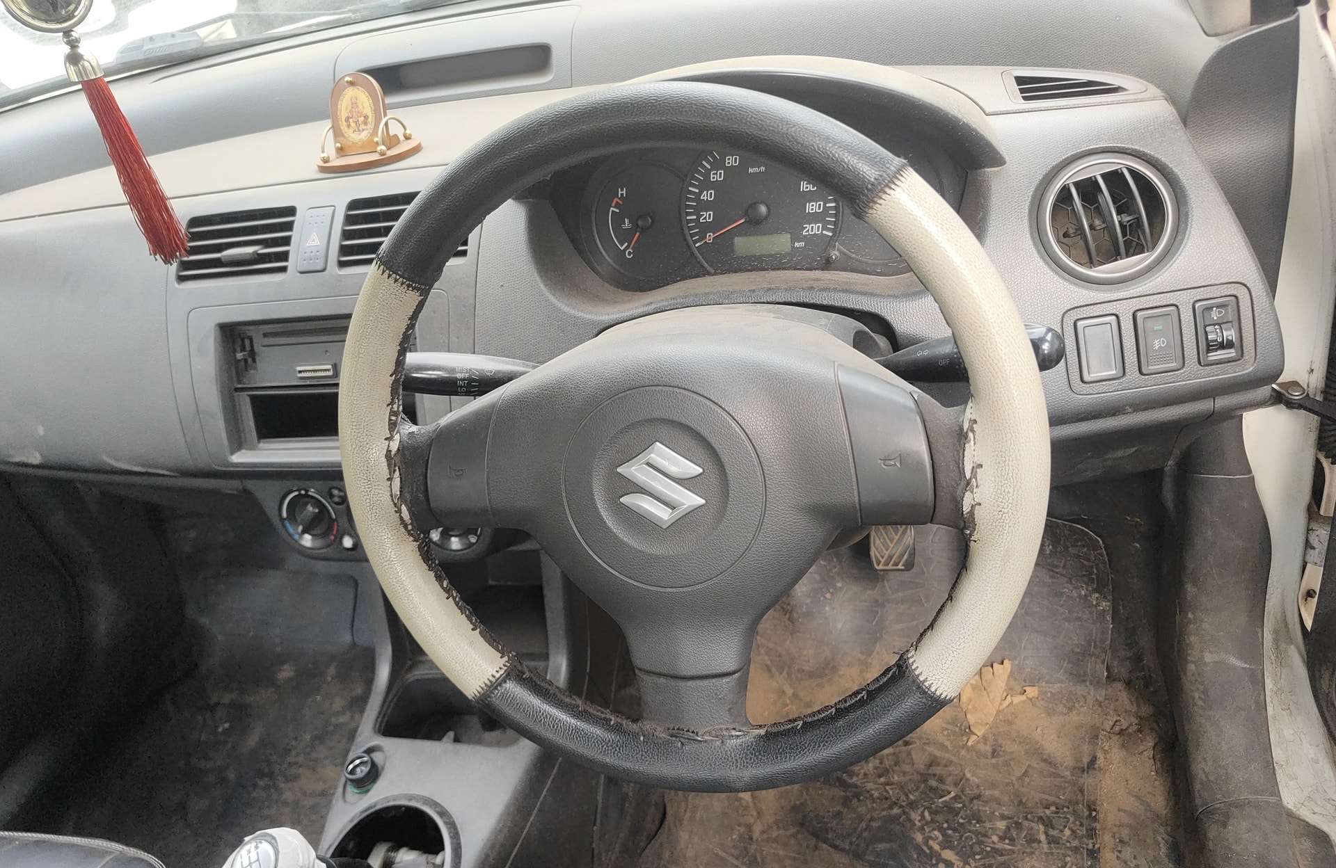 View 2015 Maruti Suzuki Swift DZire Tour Image 10 Used 2015 Maruti Suzuki Swift DZire Tour Image 10
