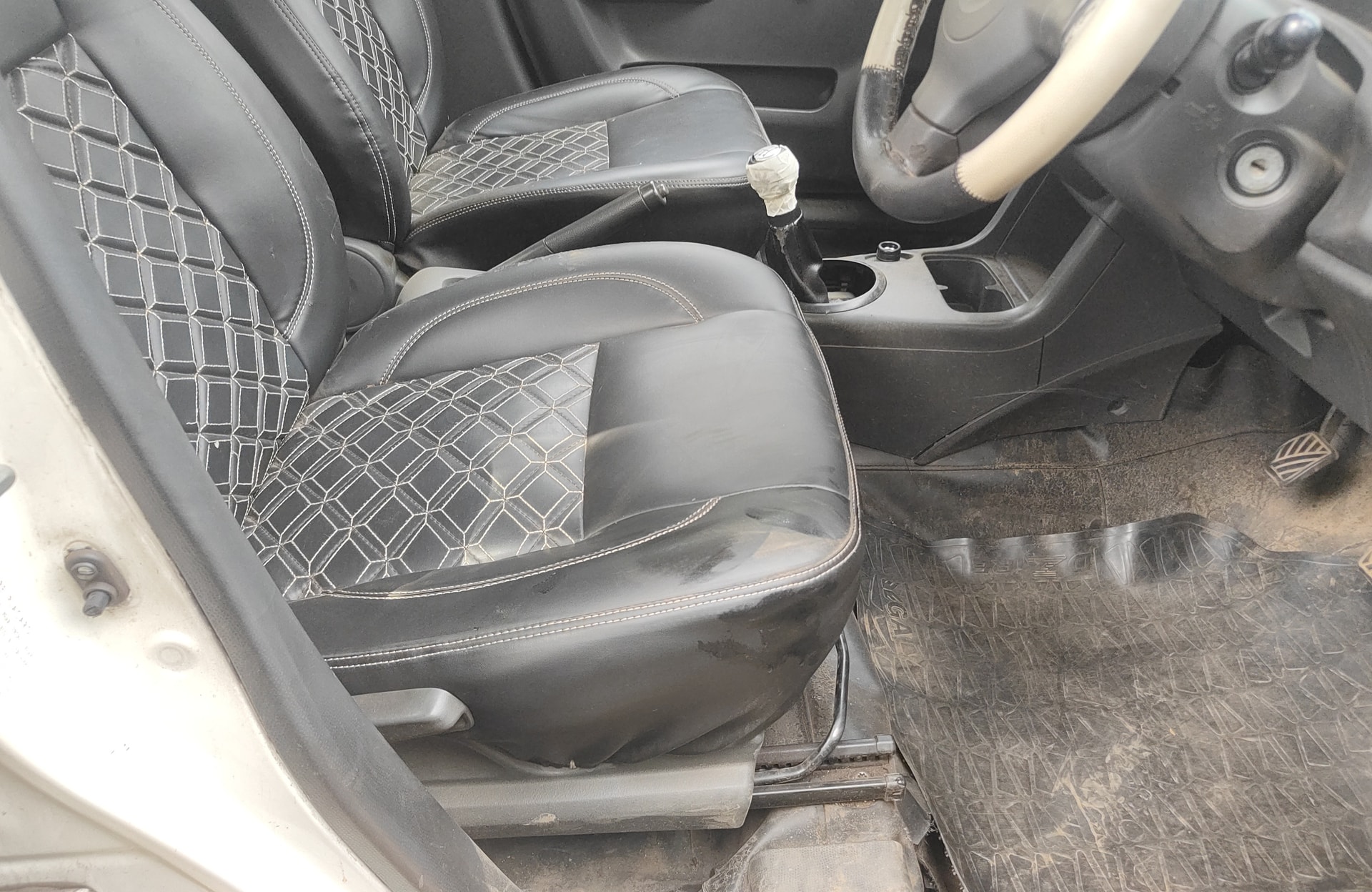 View 2015 Maruti Suzuki Swift DZire Tour Image 12 Used 2015 Maruti Suzuki Swift DZire Tour Image 12