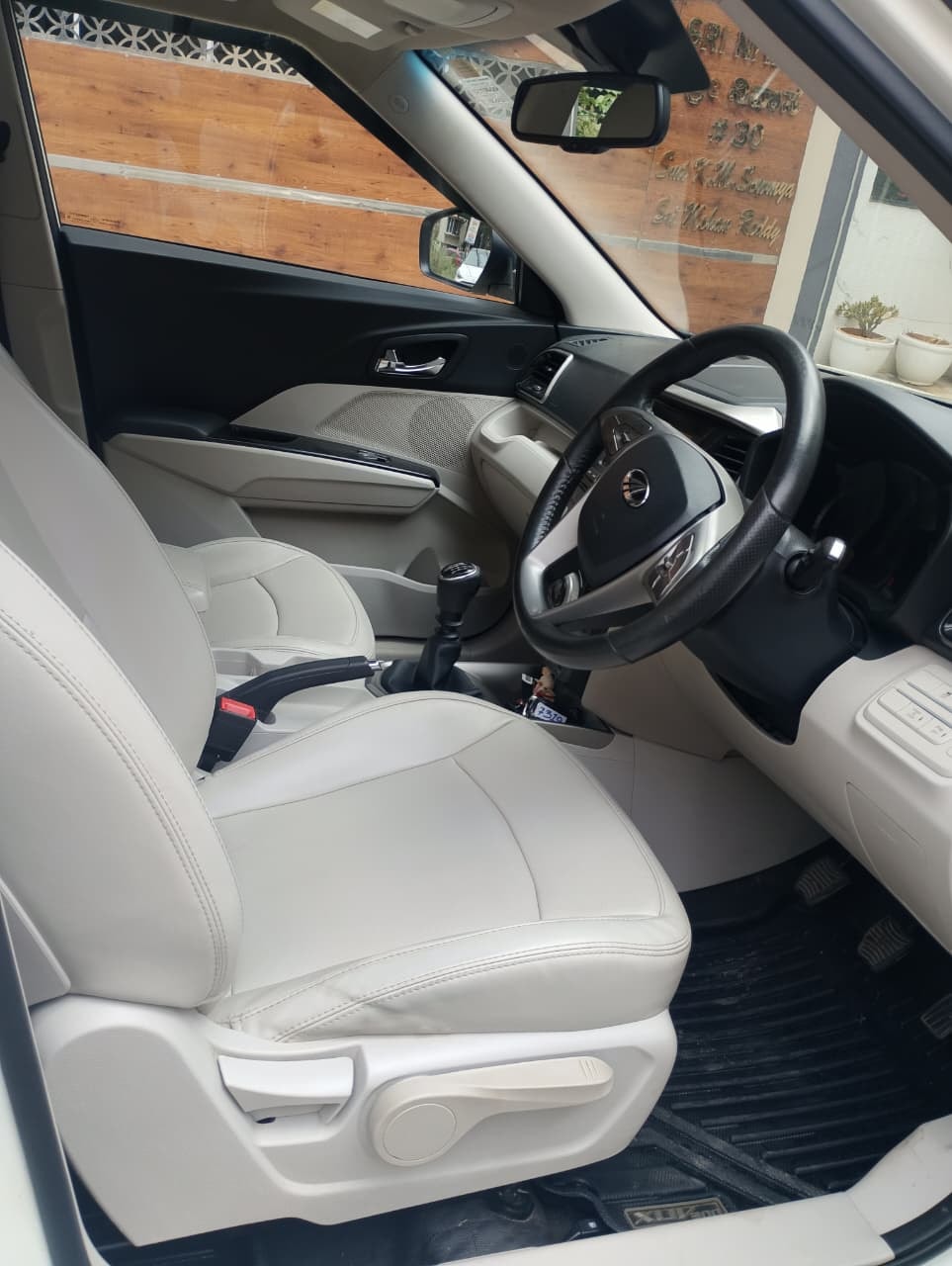Used 2021 Mahindra XUV300 Used 2021 Mahindra XUV300