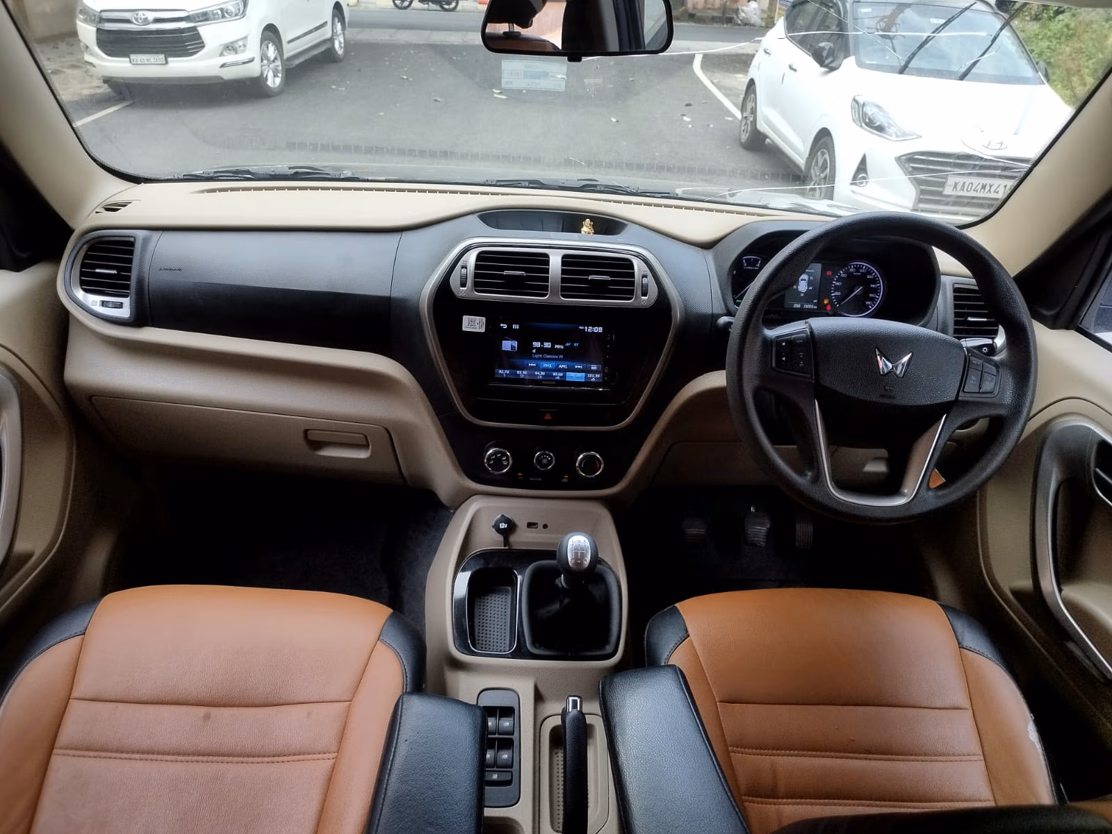 View 2023 Mahindra Bolero Neo N10 (R) Image 15 Used 2023 Mahindra Bolero Neo N10 (R) Image 15