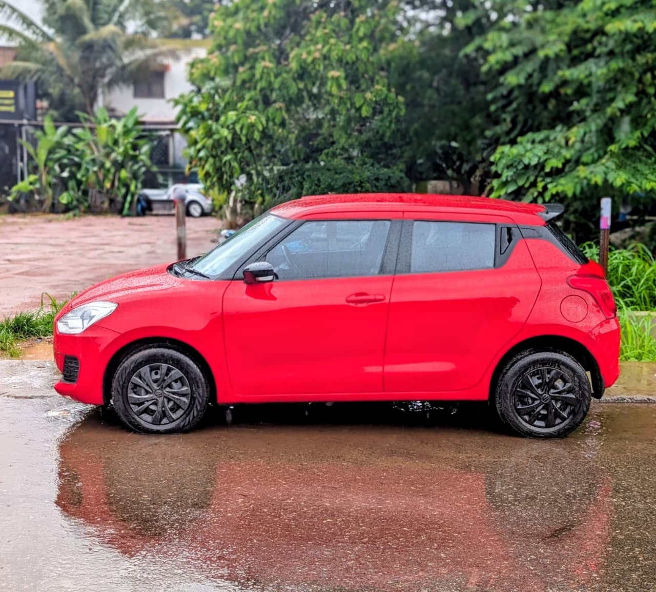 View 2023 Maruti Suzuki Swift VXI AGS BS IV Image 4 Used 2023 Maruti Suzuki Swift VXI AGS BS IV Image 4