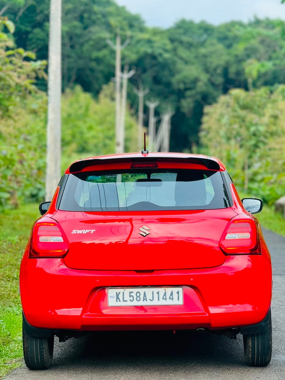 View 2023 Maruti Suzuki Swift VXI AGS BS IV Image 3 Used 2023 Maruti Suzuki Swift VXI AGS BS IV Image 3