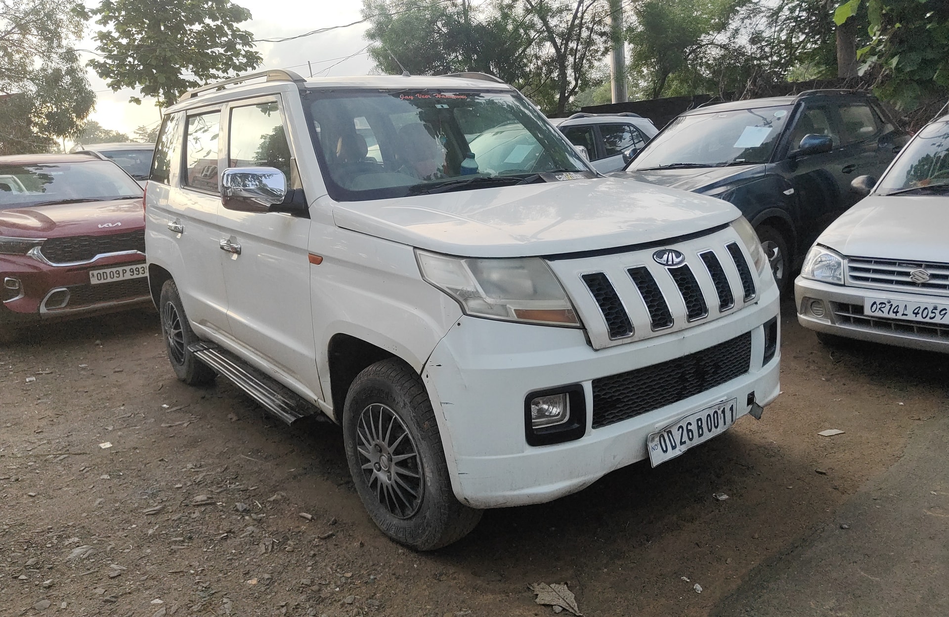 View 2016 Mahindra TUV300 T6 Plus Image 11 Used 2016 Mahindra TUV300 T6 Plus Image 11