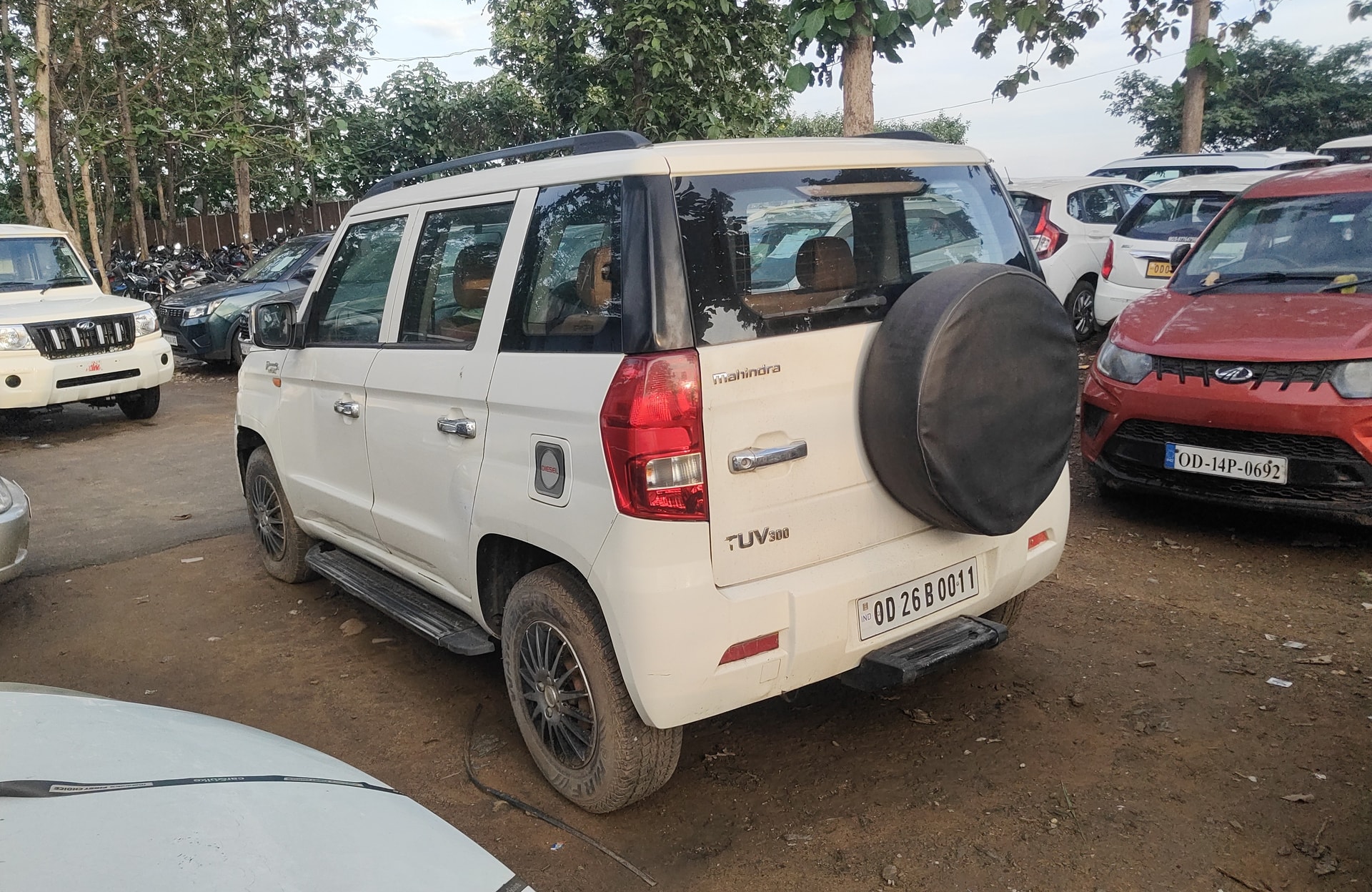 View 2016 Mahindra TUV300 T6 Plus Image 9 Used 2016 Mahindra TUV300 T6 Plus Image 9