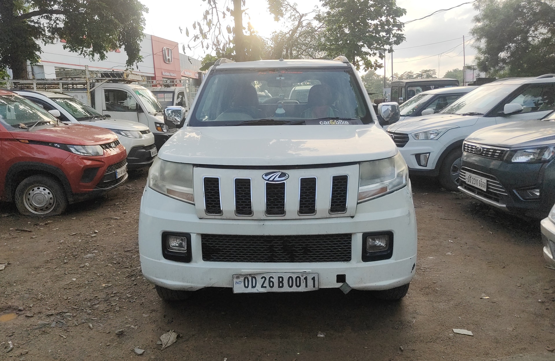 View 2016 Mahindra TUV300 T6 Plus Image 2 Used 2016 Mahindra TUV300 T6 Plus Image 2