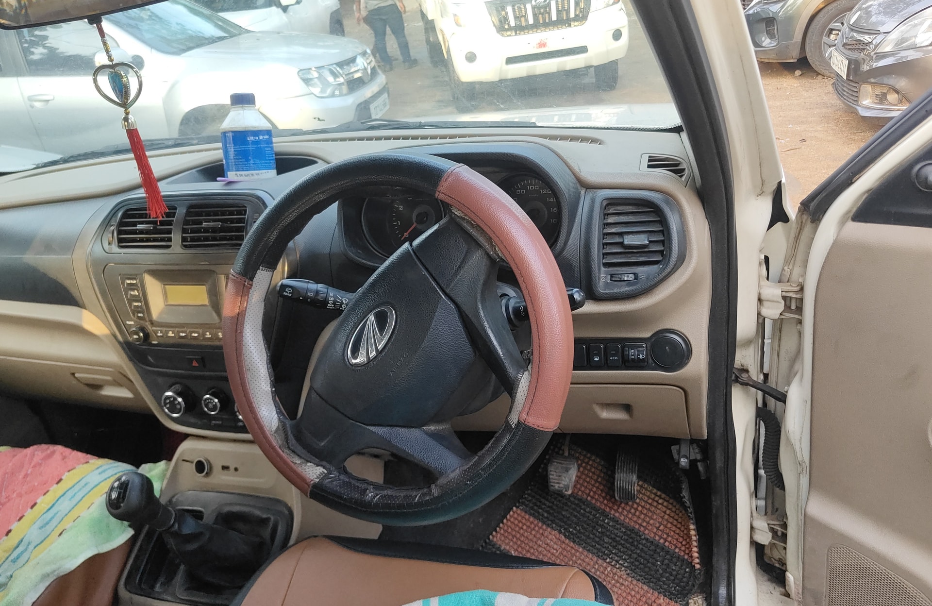 View 2016 Mahindra TUV300 T6 Plus Image 10 Used 2016 Mahindra TUV300 T6 Plus Image 10