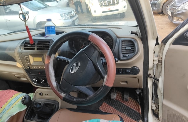 View Mahindra TUV300 Image 10 Used Mahindra TUV300 Image 10