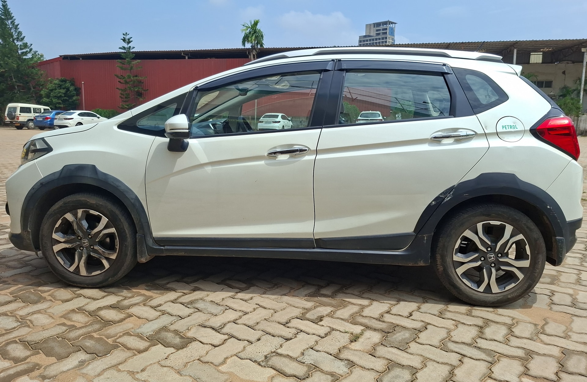 View 2017 Honda WR-V VX MT Petrol BS IV Image 6 Used 2017 Honda WR-V VX MT Petrol BS IV Image 6