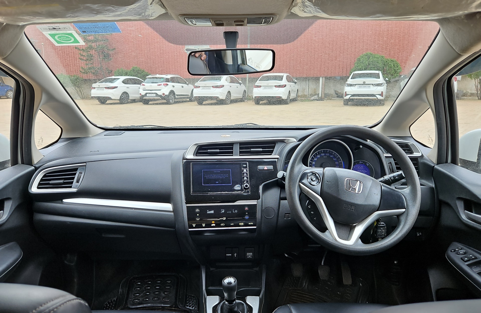 View 2017 Honda WR-V VX MT Petrol BS IV Image 9 Used 2017 Honda WR-V VX MT Petrol BS IV Image 9