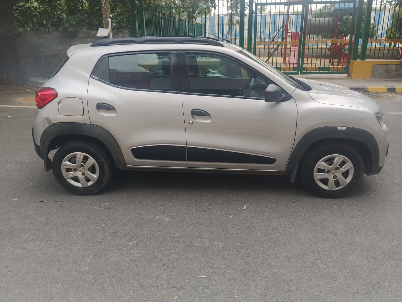 View 2018 Renault Kwid RXT 1.0 (O) BS IV Image 5 Used 2018 Renault Kwid RXT 1.0 (O) BS IV Image 5