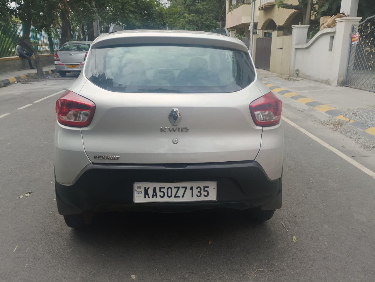 View 2018 Renault Kwid RXT 1.0 (O) BS IV Image 3 Used 2018 Renault Kwid RXT 1.0 (O) BS IV Image 3