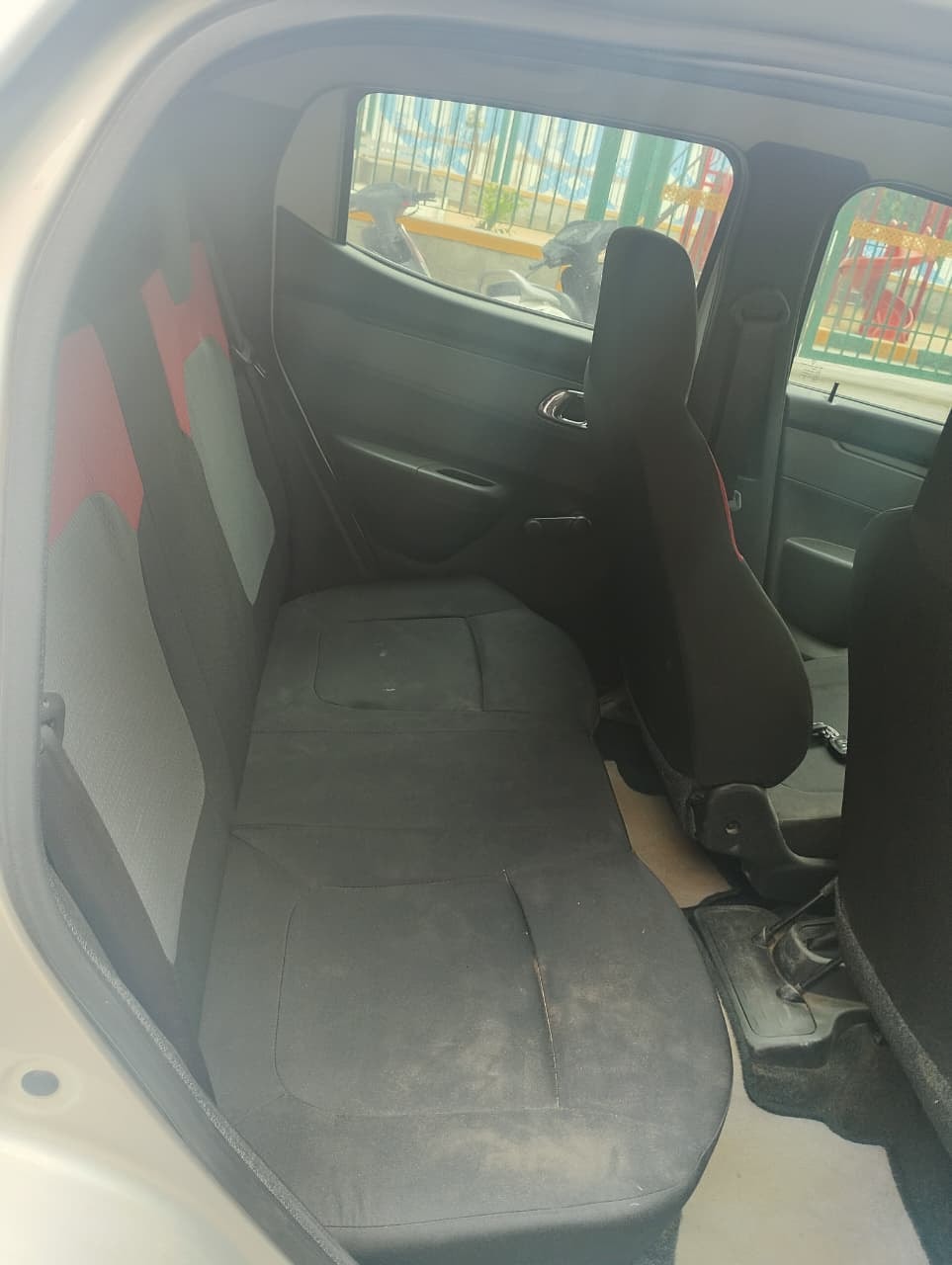View 2018 Renault Kwid RXT 1.0 (O) BS IV Image 13 Used 2018 Renault Kwid RXT 1.0 (O) BS IV Image 13