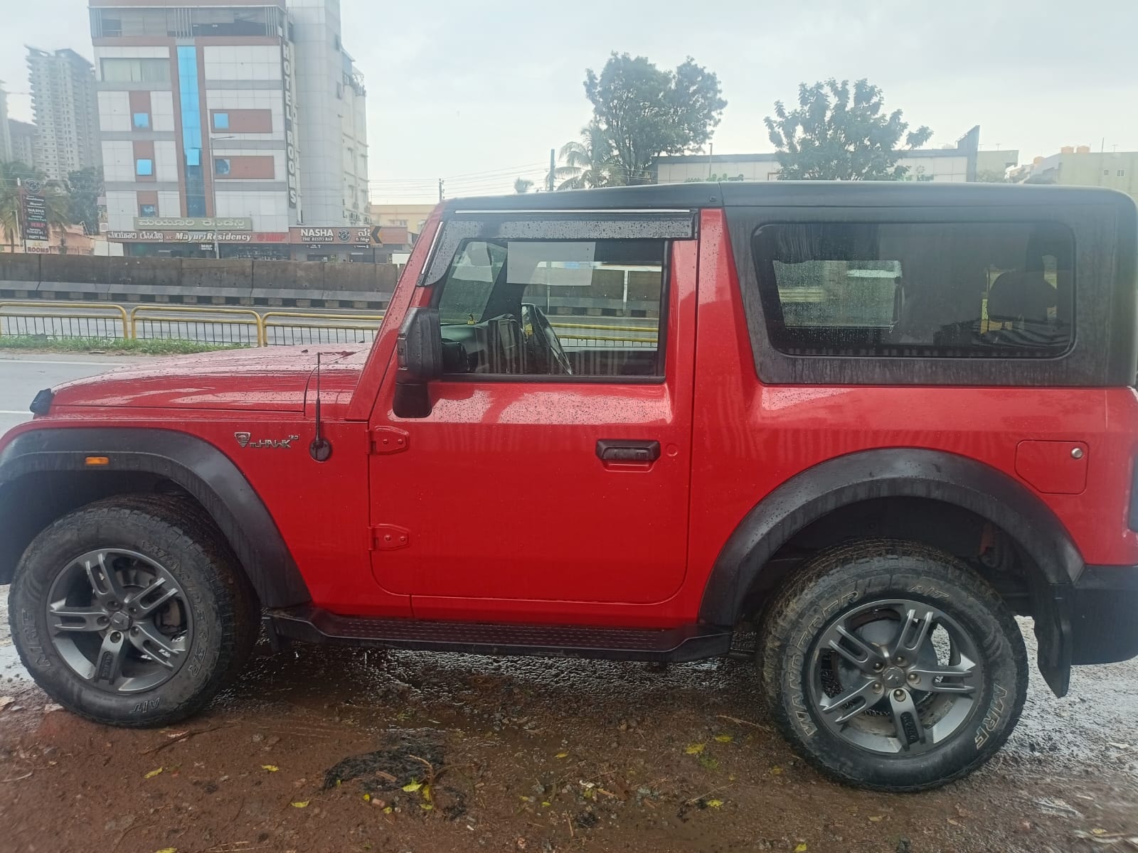 View 2023 Mahindra Thar LX Automatic 4 Seater Hard Top Diesel Image 6 Used 2023 Mahindra Thar LX Automatic 4 Seater Hard Top Diesel Image 6
