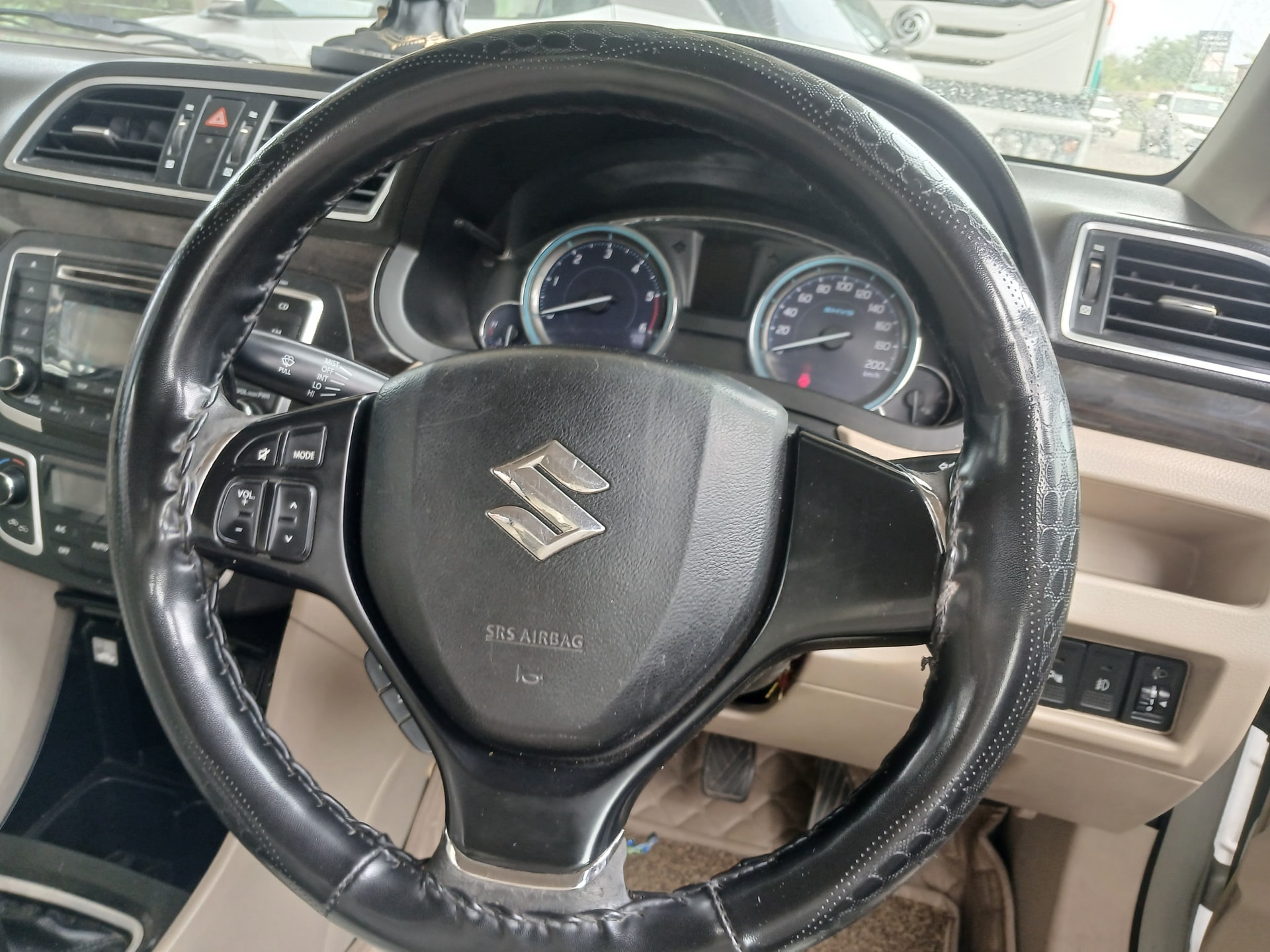 View 2016 Maruti Suzuki Ciaz VXI Plus Image 11 Used 2016 Maruti Suzuki Ciaz VXI Plus Image 11