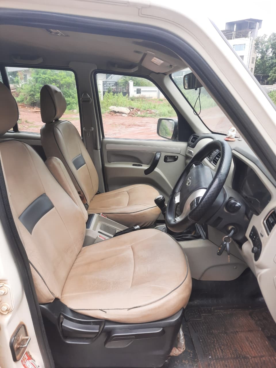 View 2017 Mahindra Scorpio S10 2WD Image 3 Used 2017 Mahindra Scorpio S10 2WD Image 3