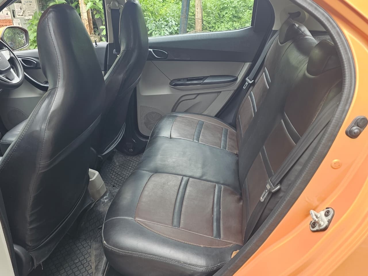 View 2016 Tata Tiago Revotorq XT Image 2 Used 2016 Tata Tiago Revotorq XT Image 2