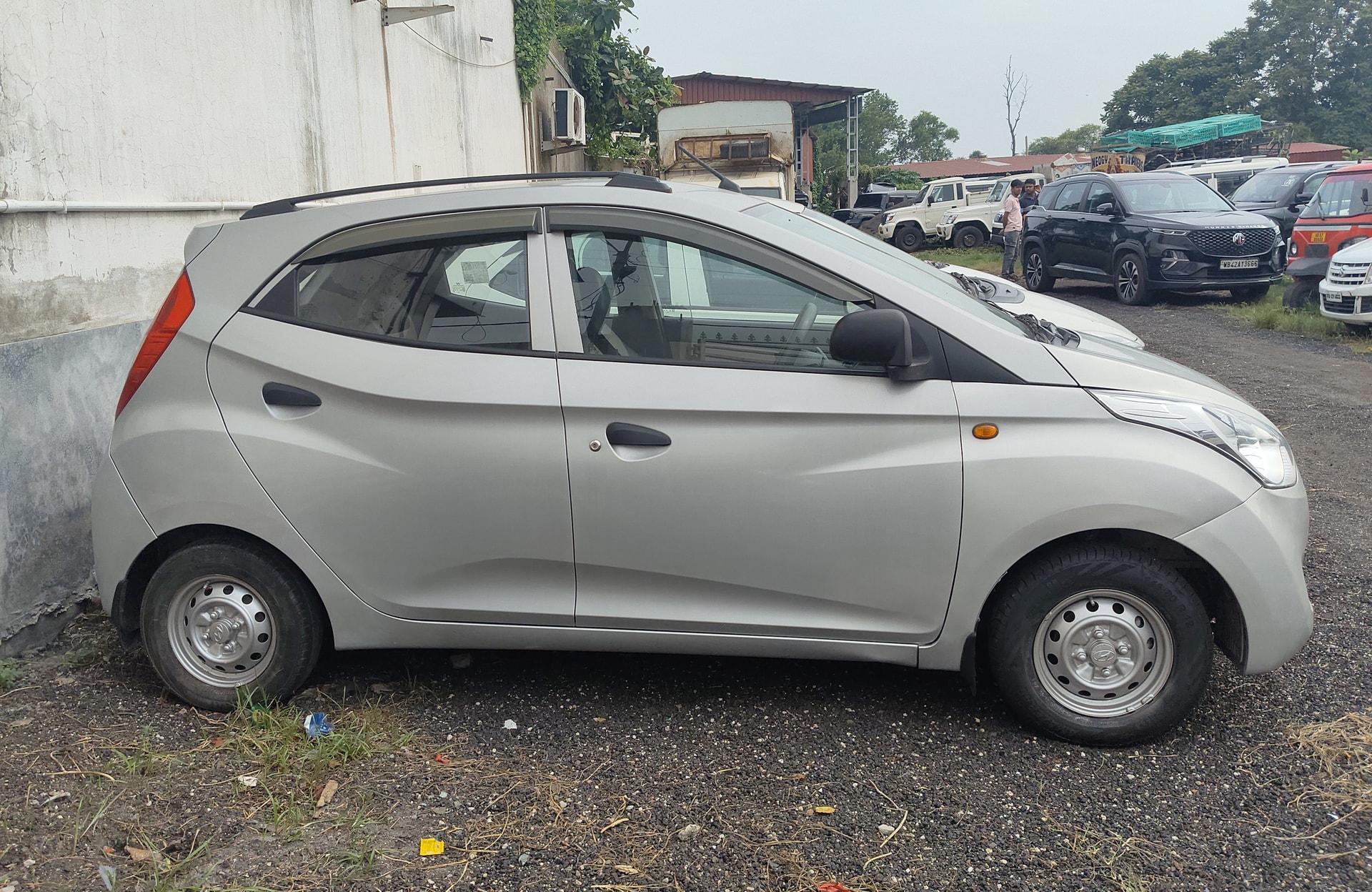 View 2016 Hyundai EON Era Plus Image 5 Used 2016 Hyundai EON Era Plus Image 5