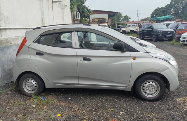 View Hyundai EON Image 5 Used Hyundai EON Image 5