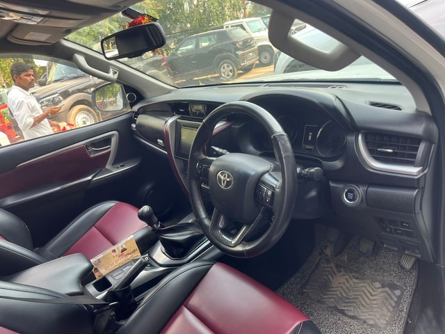 View Toyota Fortuner Image 6 Used Toyota Fortuner Image 6