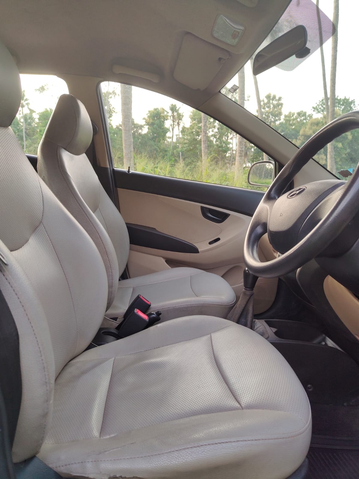 View 2017 Hyundai EON Era Image 13 Used 2017 Hyundai EON Era Image 13