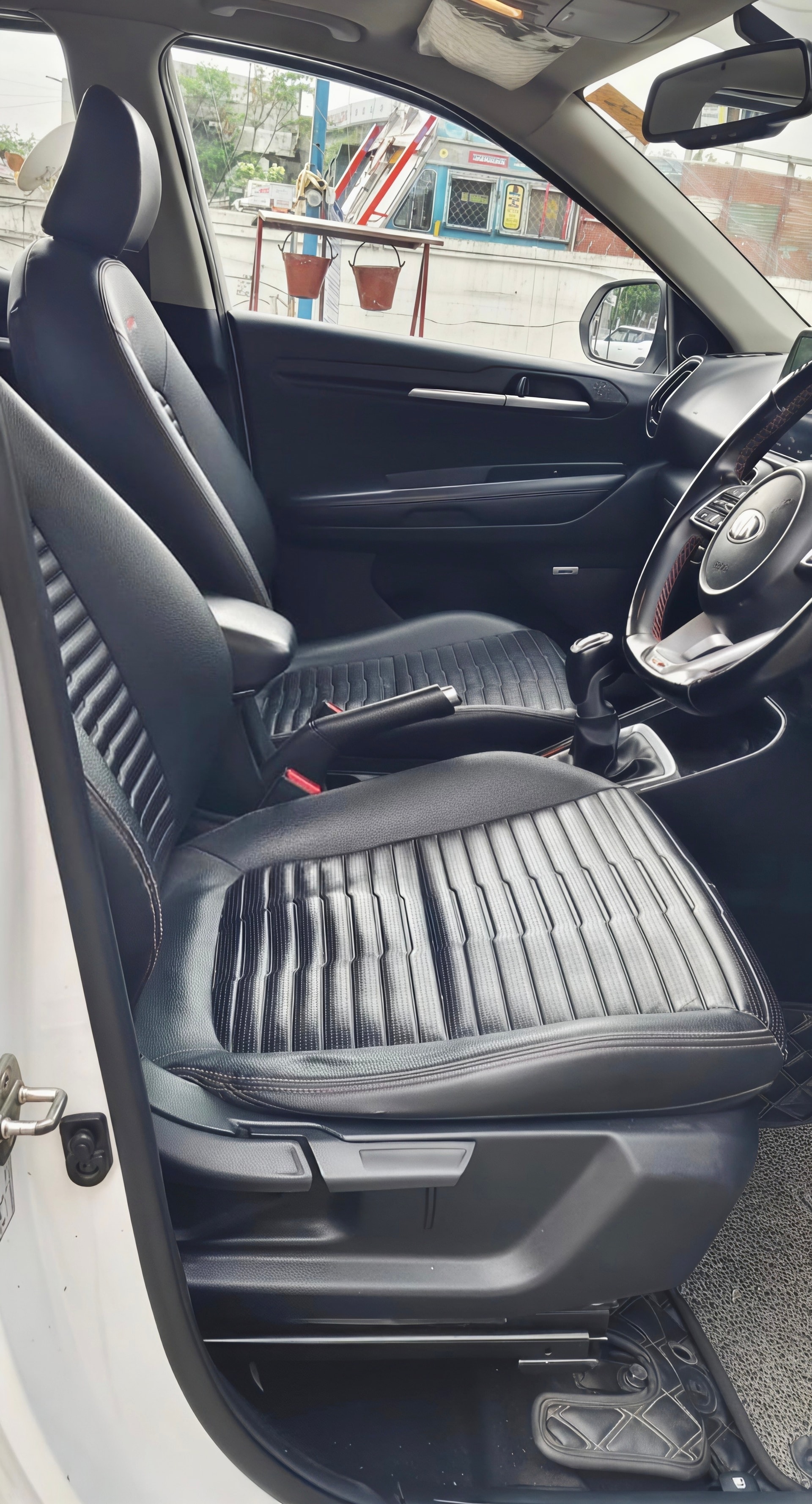 View 2020 Kia Sonet GTX Plus Diesel Image 9 Used 2020 Kia Sonet GTX Plus Diesel Image 9