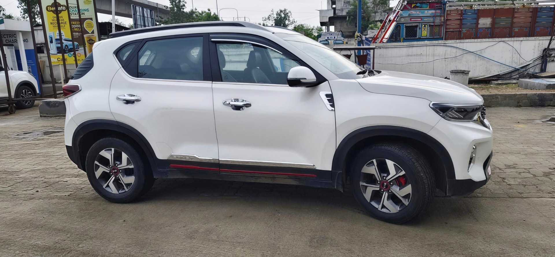 View 2020 Kia Sonet GTX Plus Diesel Image 7 Used 2020 Kia Sonet GTX Plus Diesel Image 7