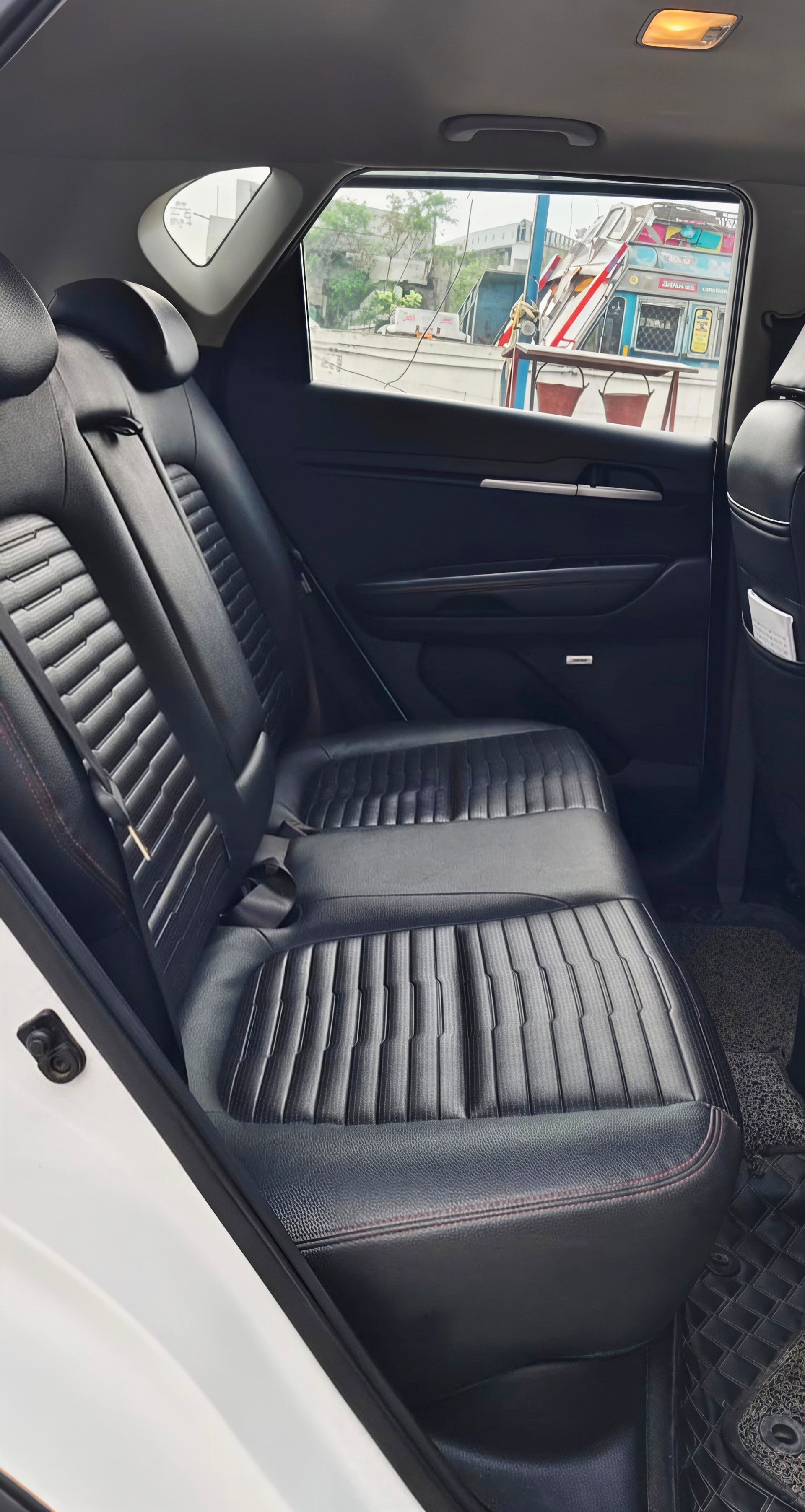 View 2020 Kia Sonet GTX Plus Diesel Image 4 Used 2020 Kia Sonet GTX Plus Diesel Image 4