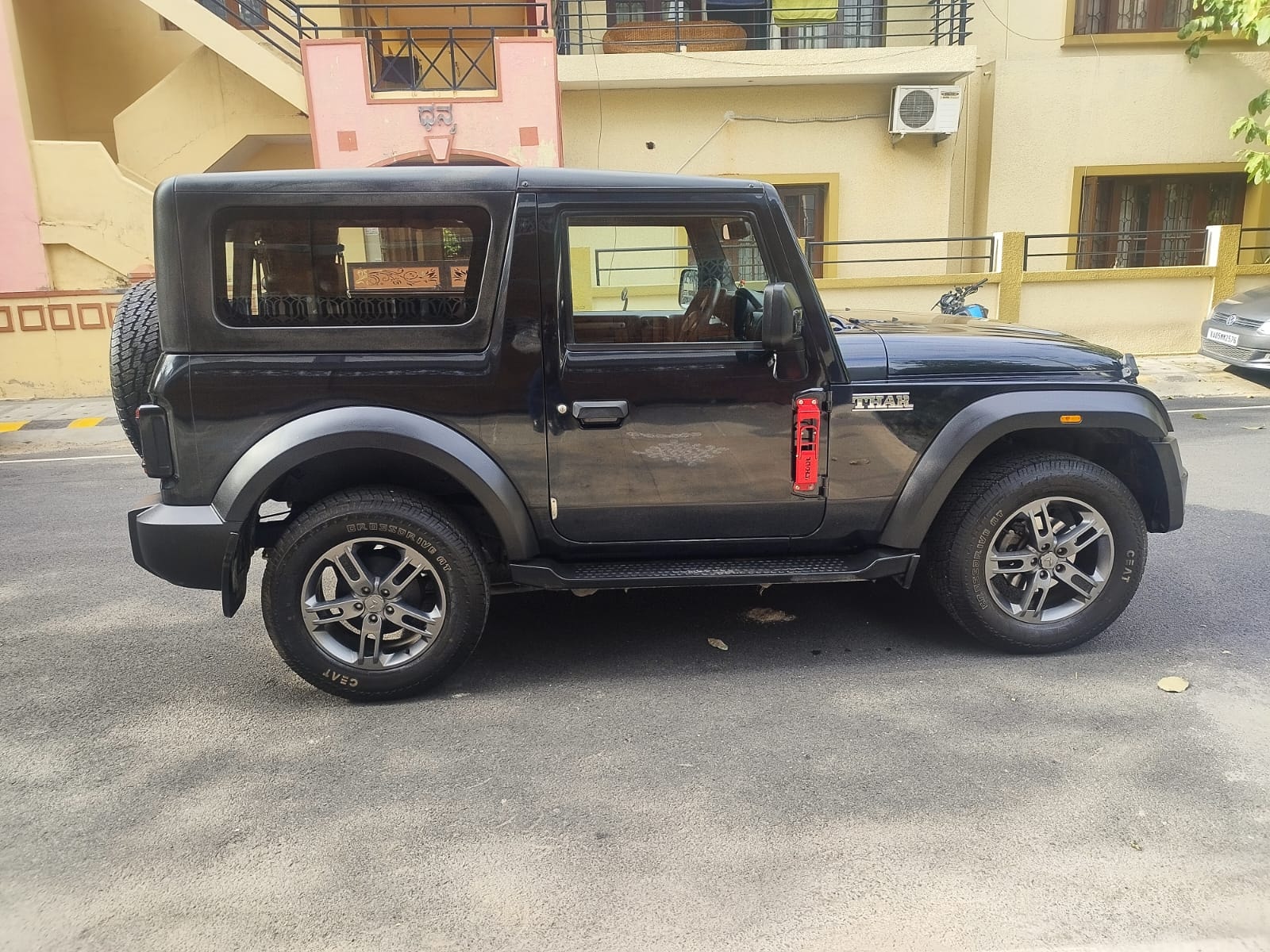 View 2023 Mahindra Thar LX RWD Automatic 4 Seater Hard Top Image 5 Used 2023 Mahindra Thar LX RWD Automatic 4 Seater Hard Top Image 5
