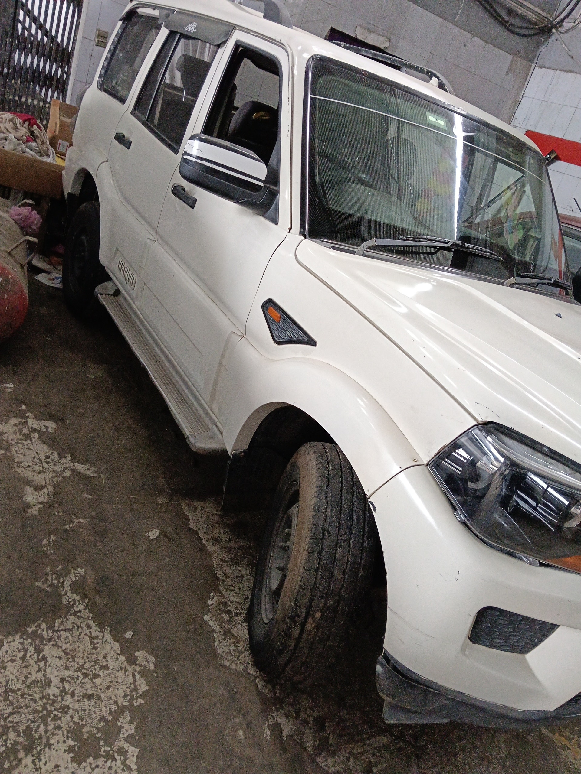 View 2015 Mahindra Scorpio S2 2WD Image 5 Used 2015 Mahindra Scorpio S2 2WD Image 5