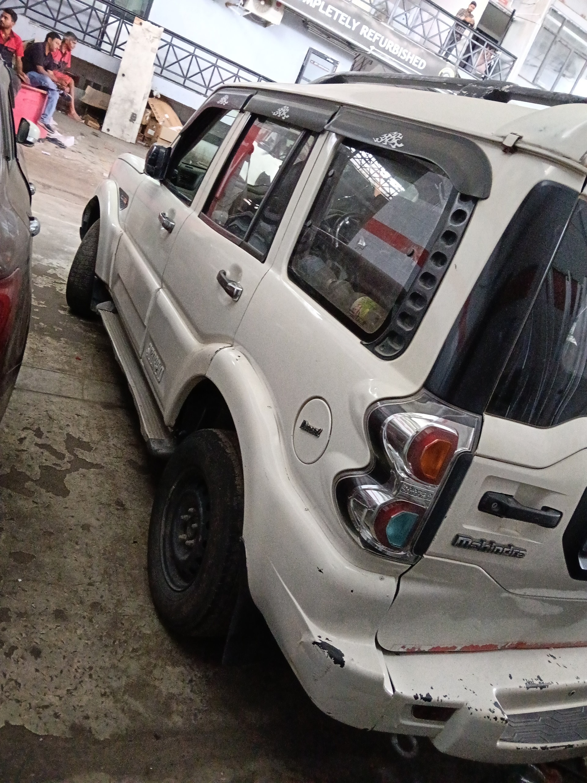 View 2015 Mahindra Scorpio S2 2WD Image 9 Used 2015 Mahindra Scorpio S2 2WD Image 9