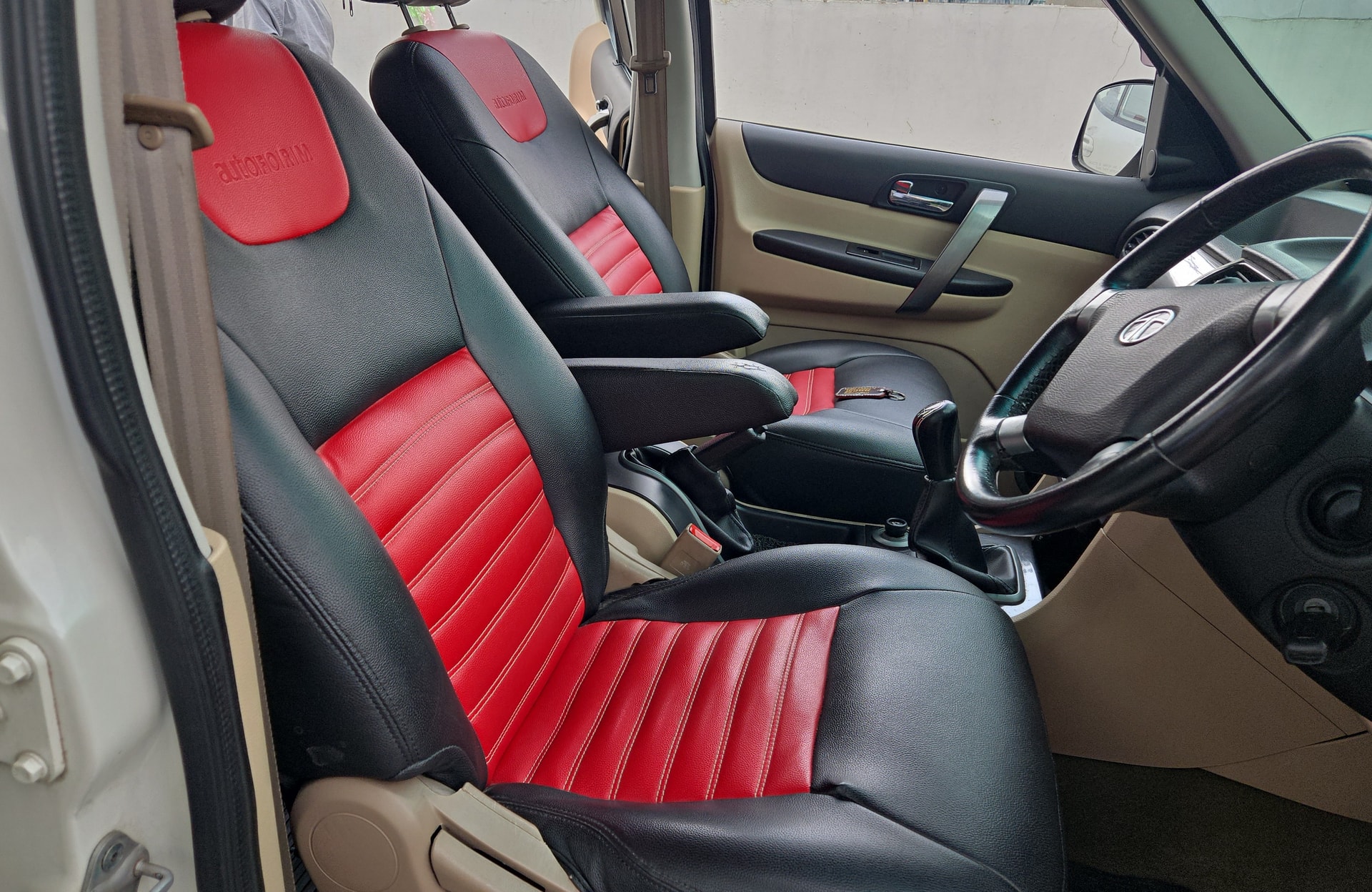View 2015 Tata Safari Storme Ex Refreshed Image 2 Used 2015 Tata Safari Storme Ex Refreshed Image 2