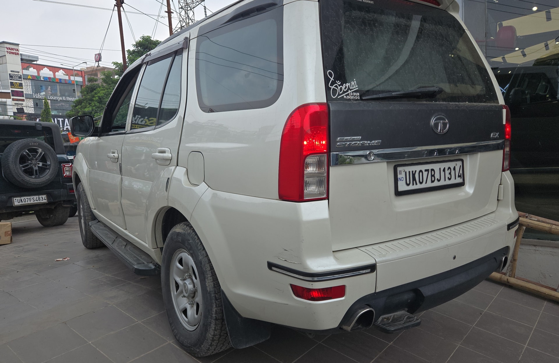 View 2015 Tata Safari Storme Ex Refreshed Image 9 Used 2015 Tata Safari Storme Ex Refreshed Image 9