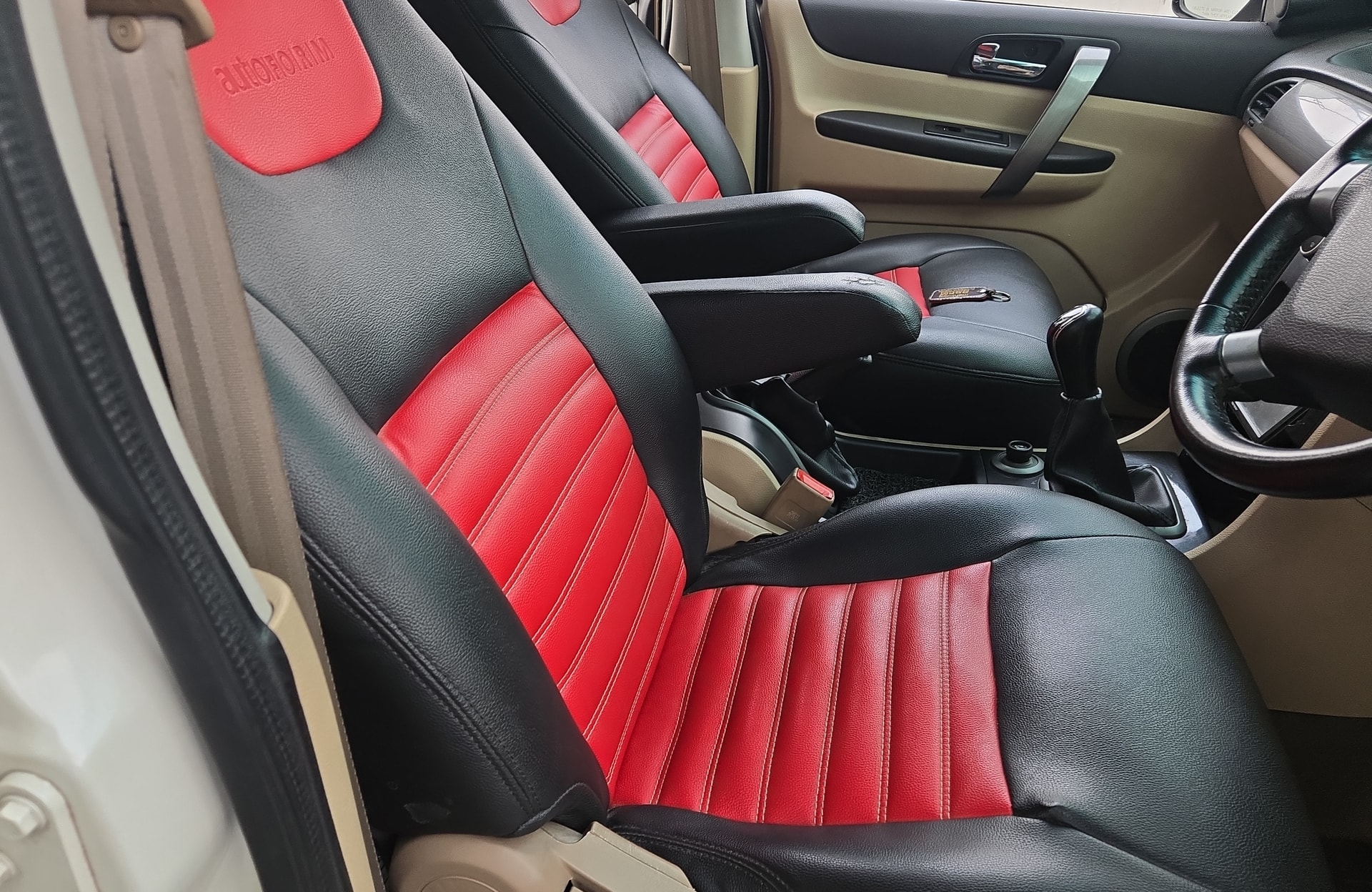 View 2015 Tata Safari Storme Ex Refreshed Image 13 Used 2015 Tata Safari Storme Ex Refreshed Image 13