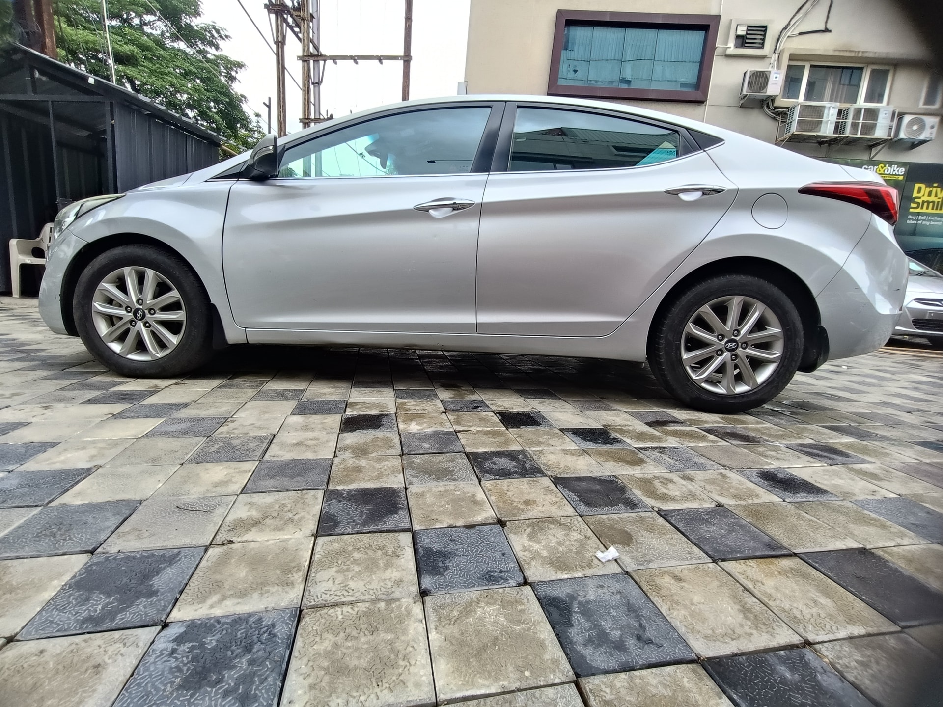 View 2015 Hyundai Elantra 1.6 CRDi SX AT Image 4 Used 2015 Hyundai Elantra 1.6 CRDi SX AT Image 4