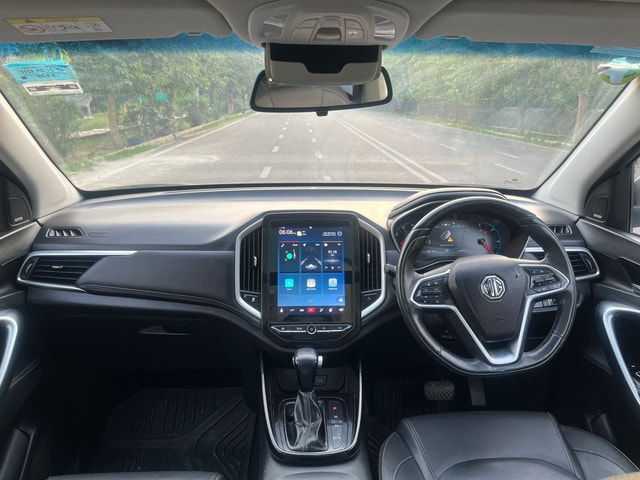 View MG Hector Image 9 Used MG Hector Image 9