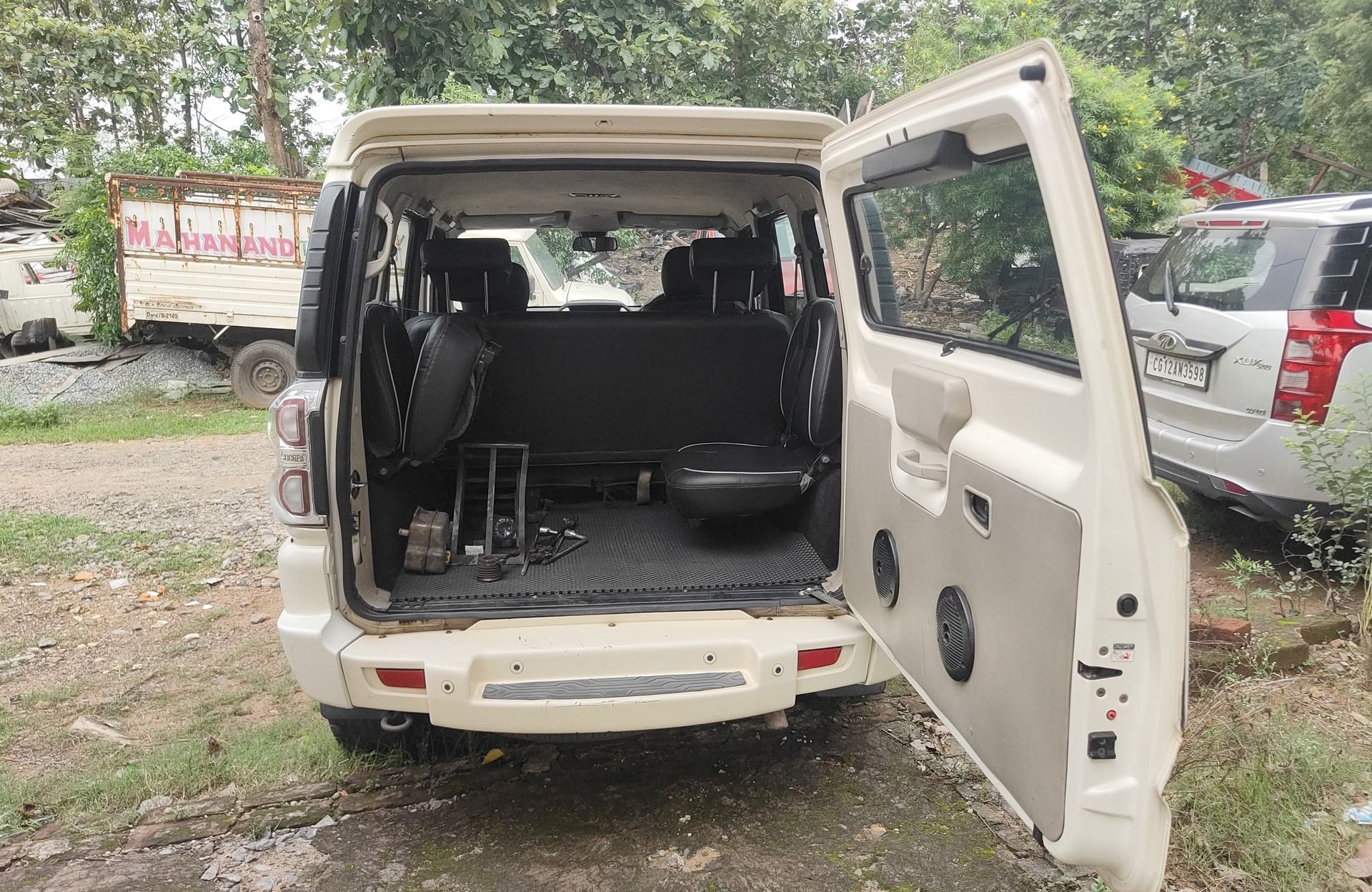 View 2017 Mahindra Scorpio S10 4WD Image 16 Used 2017 Mahindra Scorpio S10 4WD Image 16