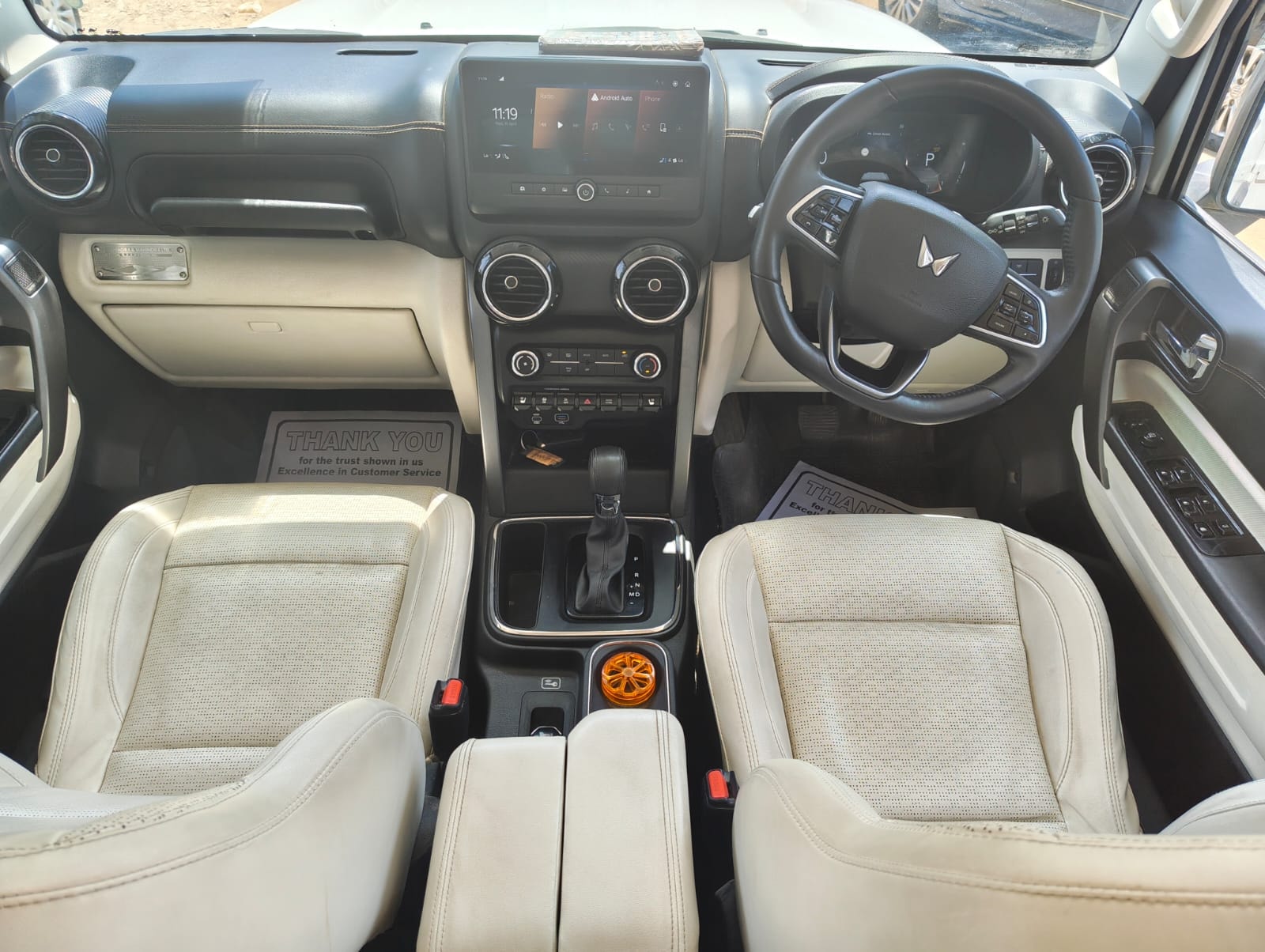 View 2024 Mahindra Thar Roxx AX7L Diesel 2WD AT Image 3 Used 2024 Mahindra Thar Roxx AX7L Diesel 2WD AT Image 3