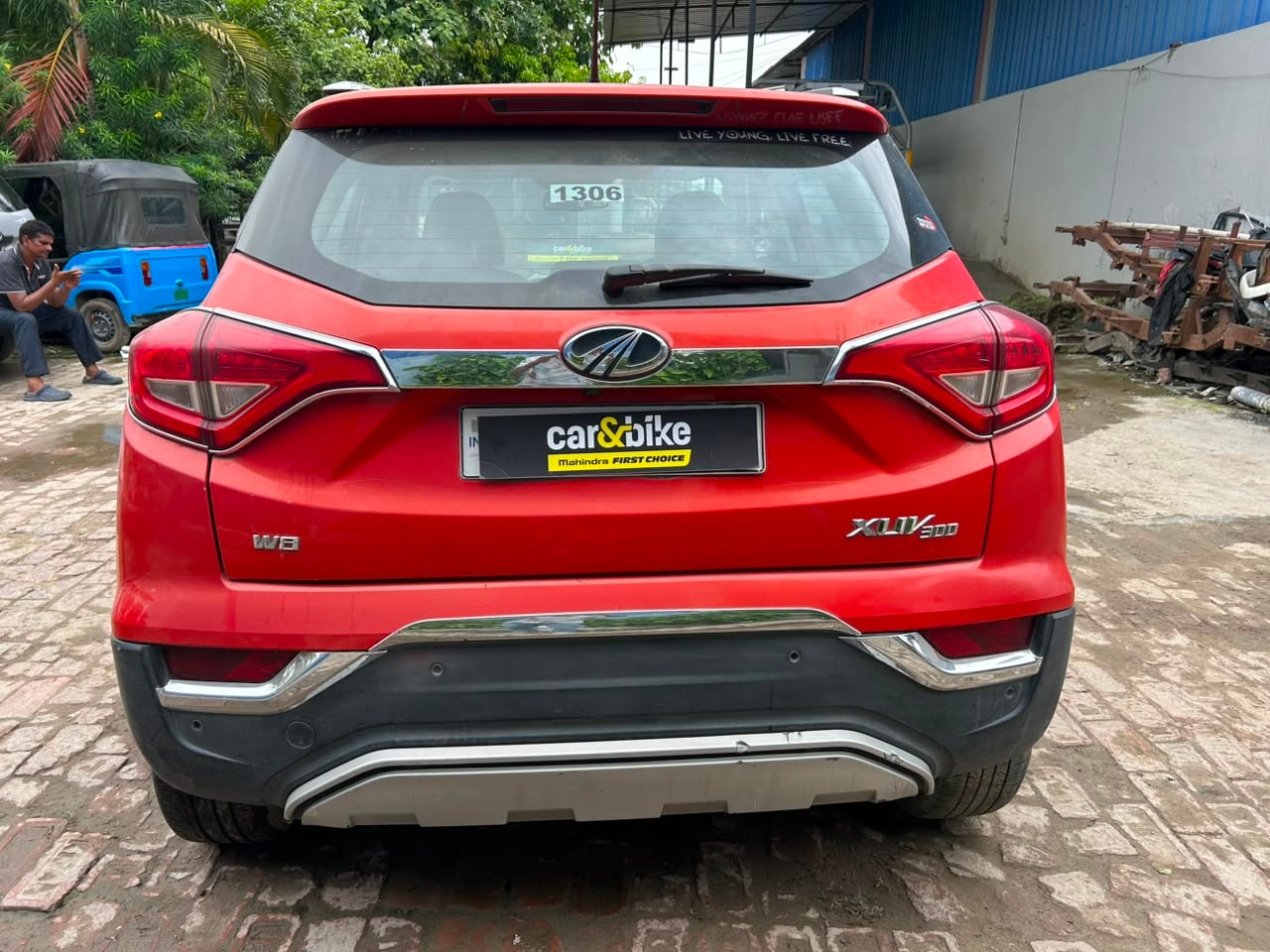 View 2019 Mahindra XUV300 W8 (O) Diesel BS IV Image 4 Used 2019 Mahindra XUV300 W8 (O) Diesel BS IV Image 4